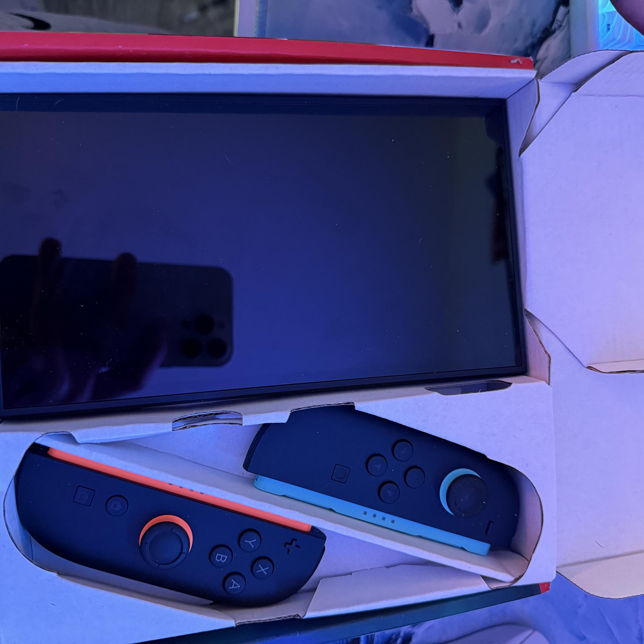 Hardly Used Nintendo Switch 2 <30 hours played