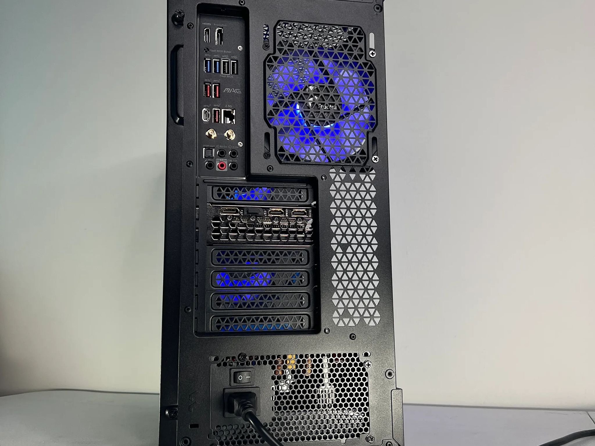💙🖤 1080p Beast | Intel i3 12100f | RX 6600 8GB | 16GB Ram | 1TB NVME SSD 🖤💙