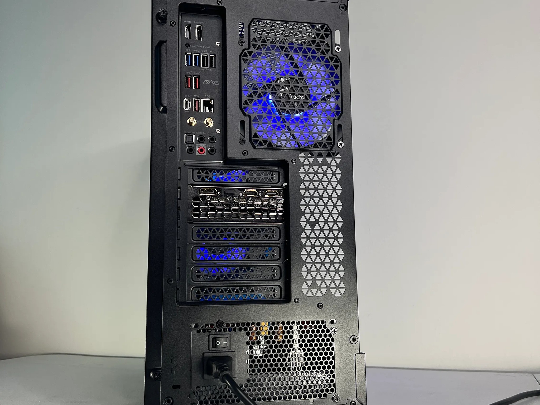 💙🖤 1080p Beast | Intel i3 12100f | RX 6600 8GB | 16GB Ram | 1TB NVME SSD 🖤💙