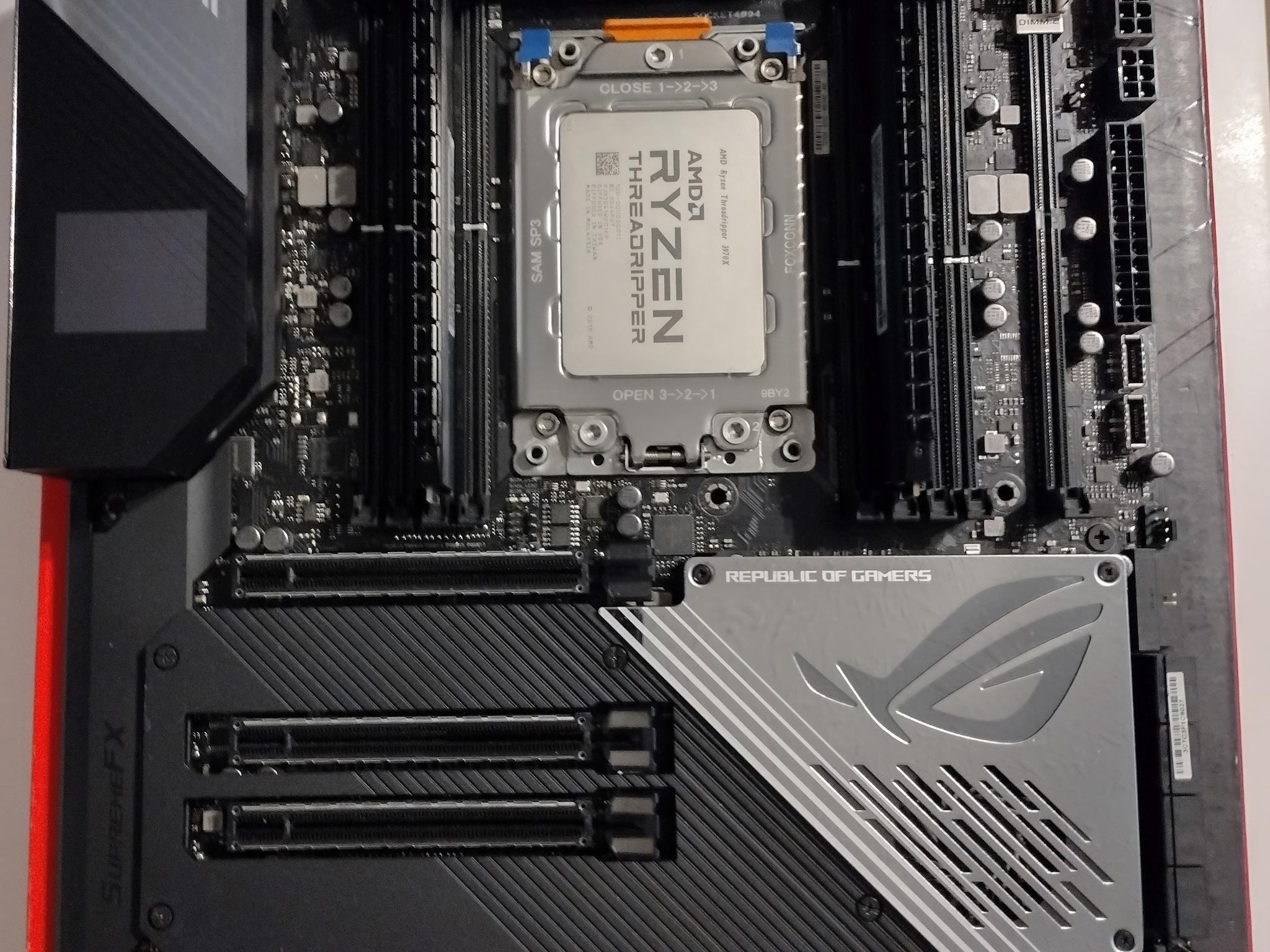 AMD RYZEN THREADRIPPER 3970X + ASUS ROG ZENITH II EXTREME ALPHA + NOCTUA NH-U14S (NO RAM/MEMORY)