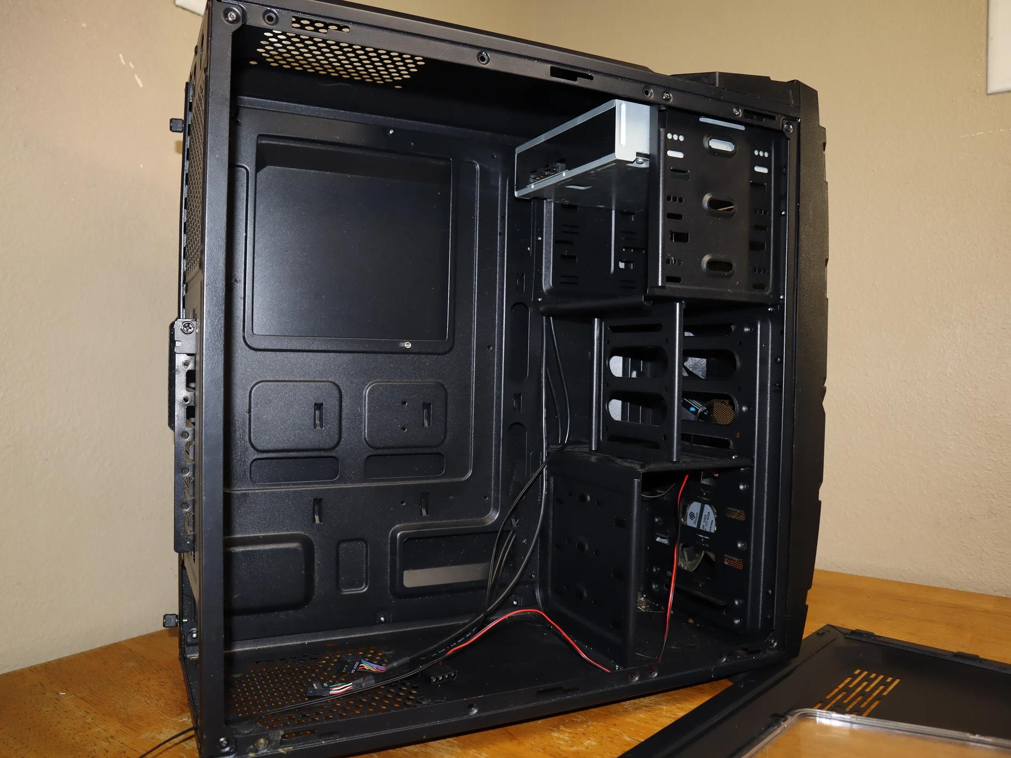 AZZA DRACO 707 ATX MID TOWER