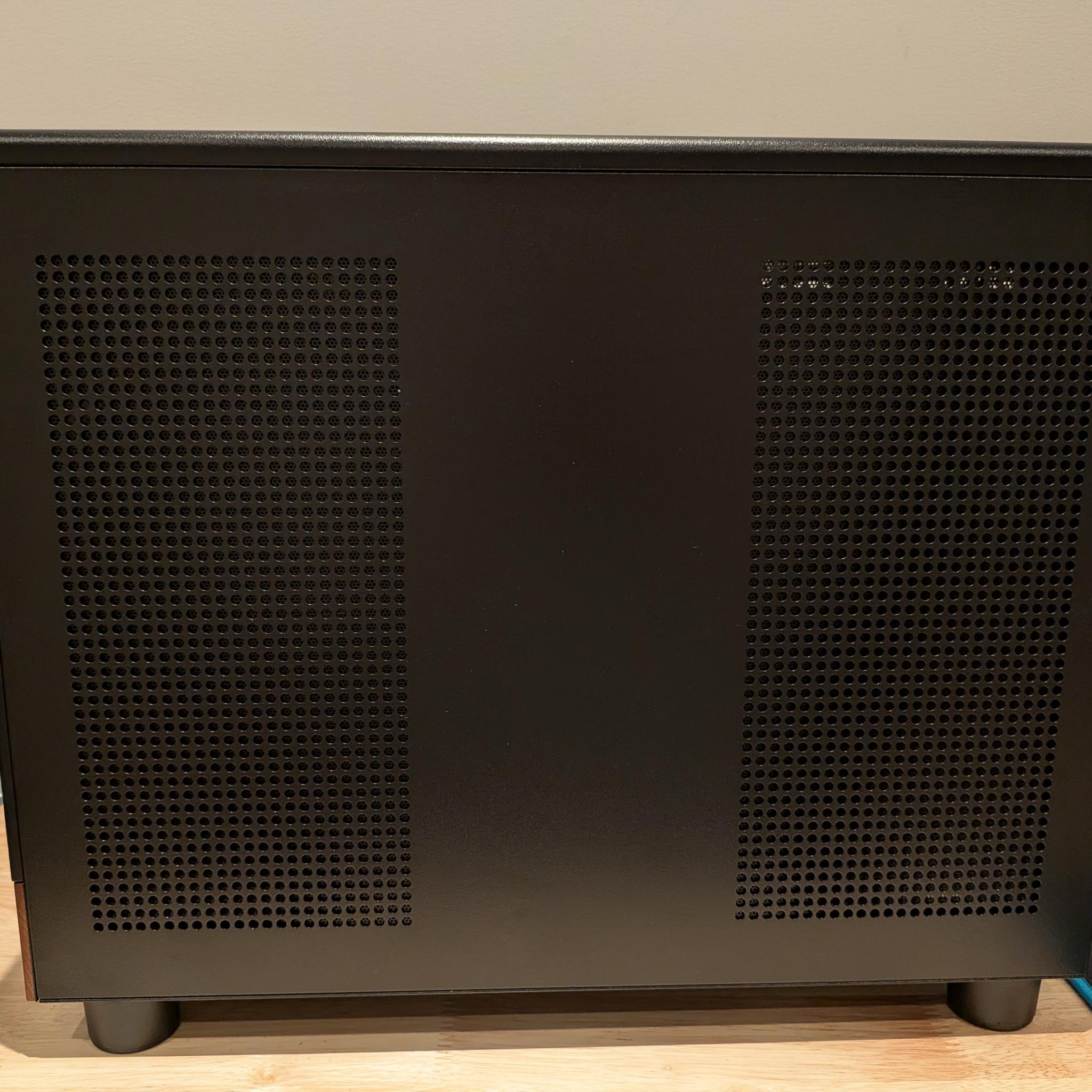 1440p Forest Blackout - RTX 5070, Ryzen 5 7600X3D, 32 GB DDR5 RAM, 2 TB Gen 4 NVME
