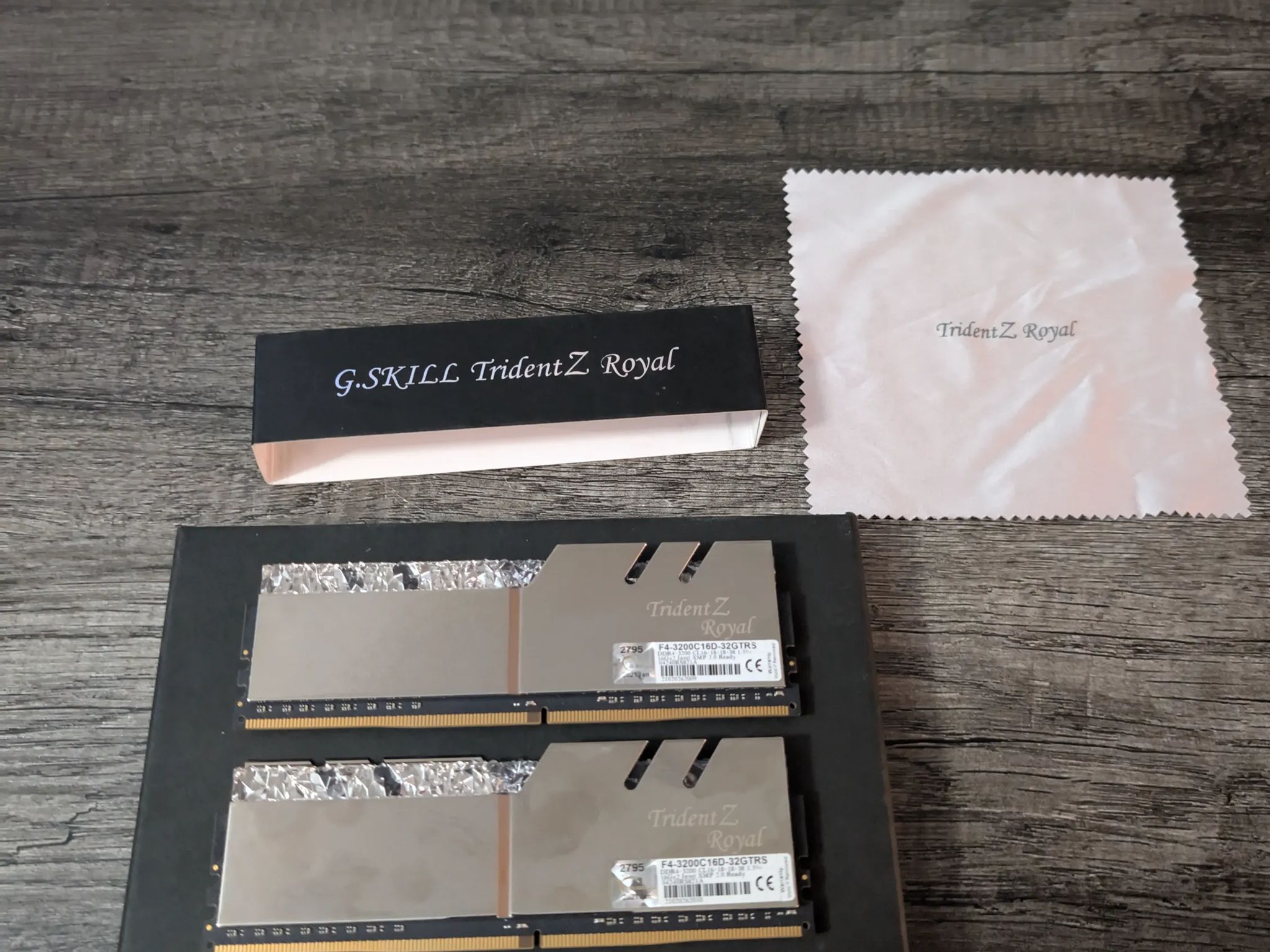 G. Skill Trident Z Royal DDR4 3200Mhz CL16 RAM (Silver)