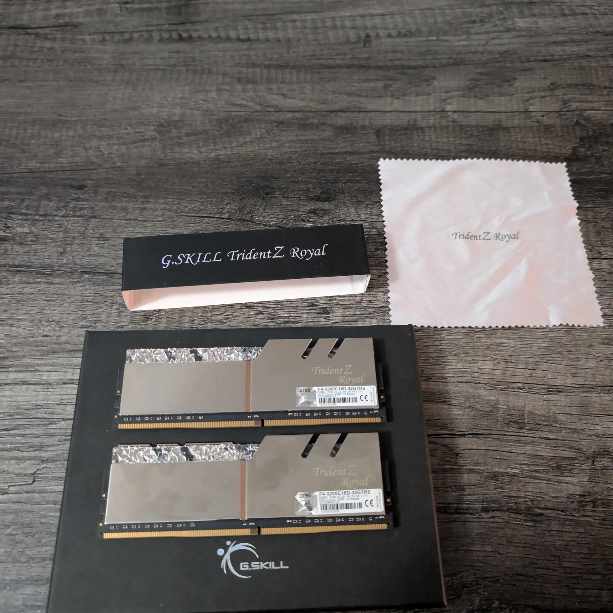 G. Skill Trident Z Royal DDR4 3200Mhz CL16 RAM (Silver)