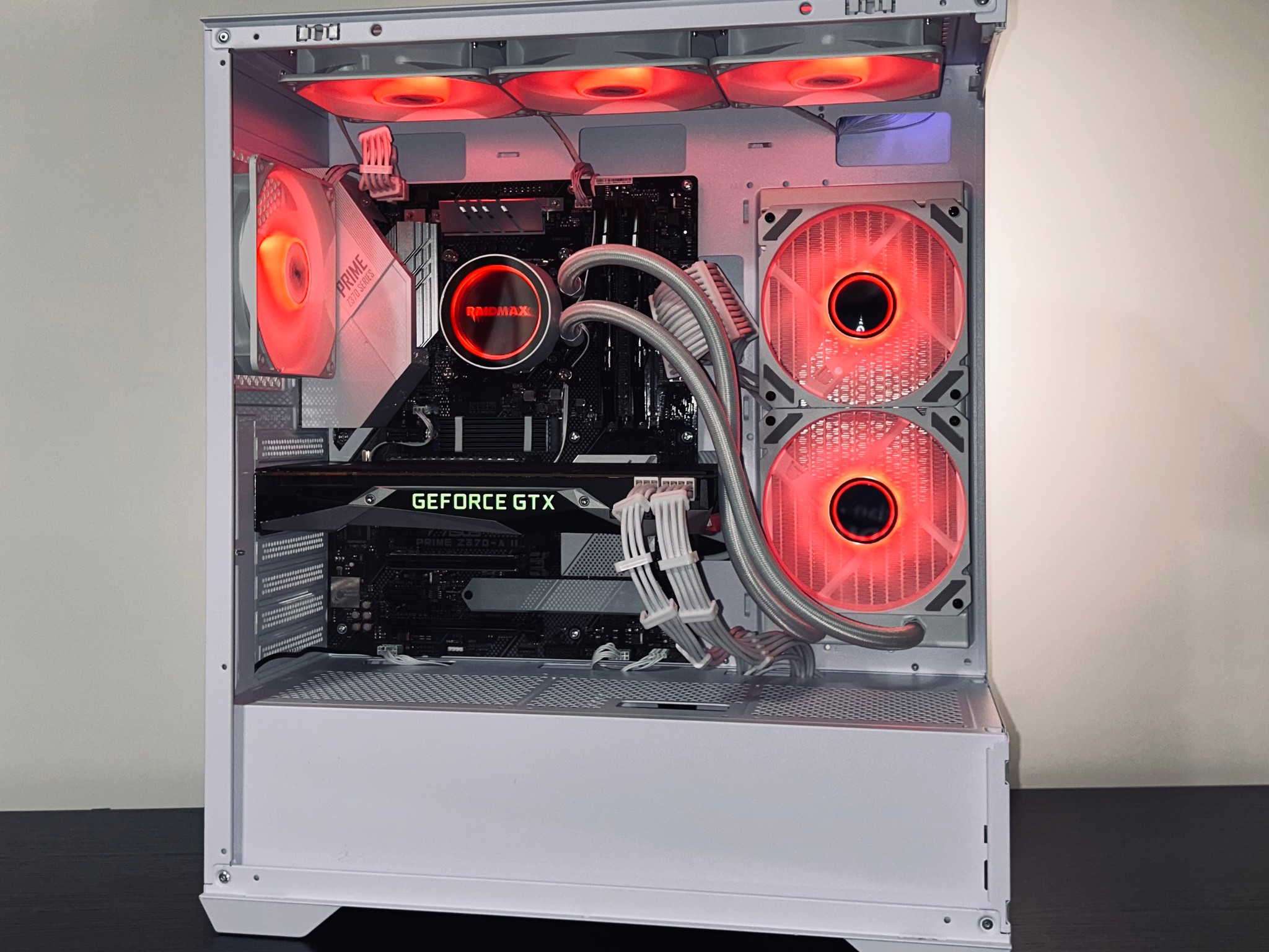 White Gaming PC | GTX 1080 Ti | i5-9400F | 16GB RAM