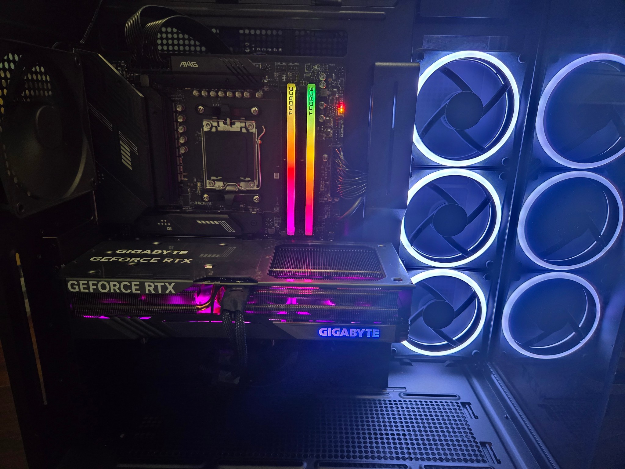 Gigabyte GeForce RTX 4070 Ti SUPER GAMING OC 16G - 4070Ti Super