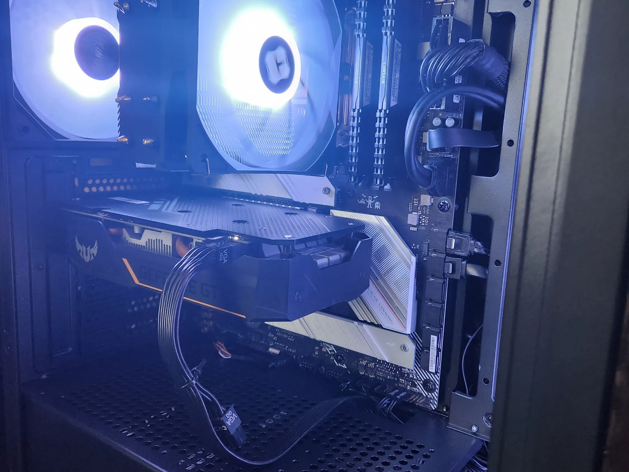 BLACK AND WHITE! 1660 SUPER Intro Gamer/ creator pc!