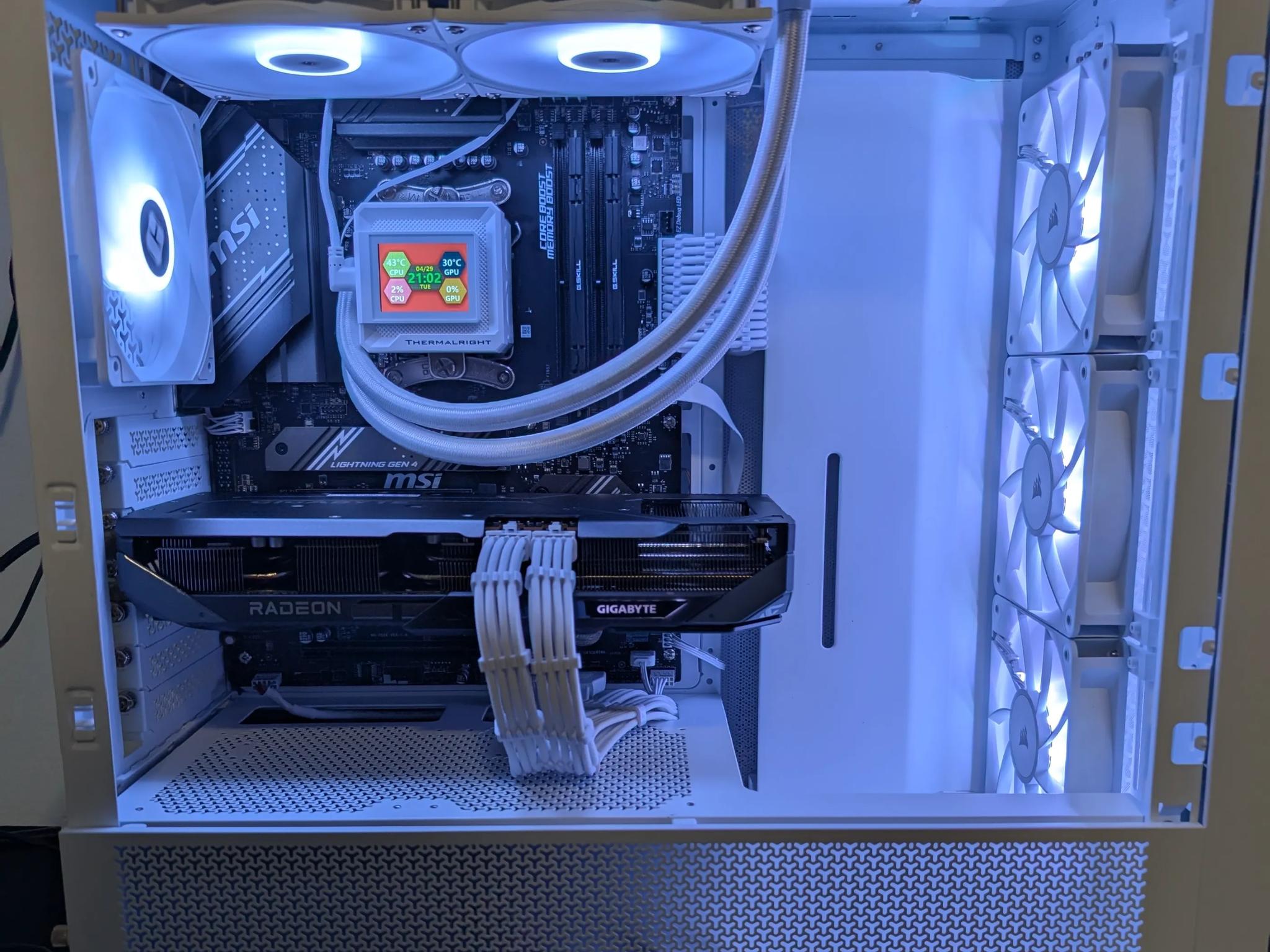 RX 9070 - Ryzen 7 9700x Cutting Edge Gaming PC