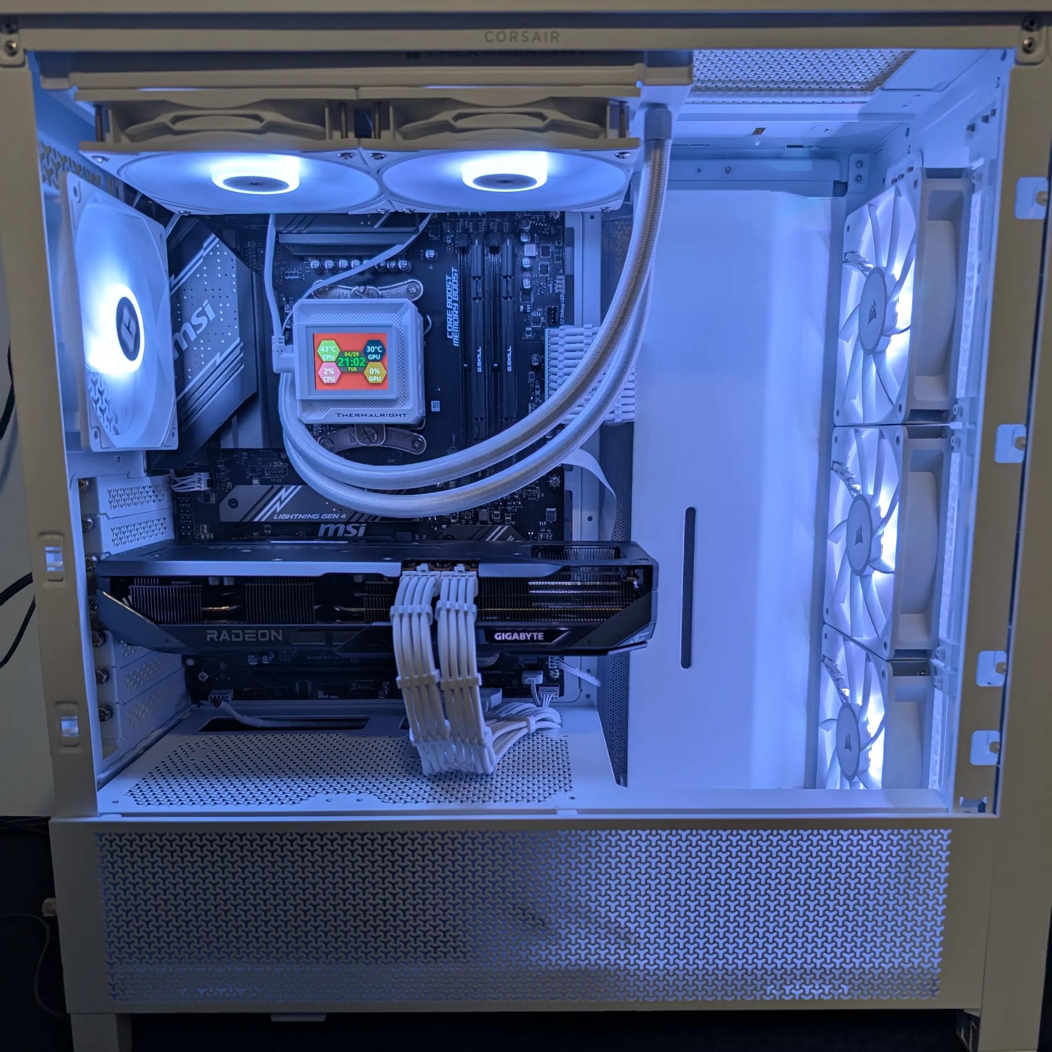 RX 9070 - Ryzen 7 9700x Cutting Edge Gaming PC
