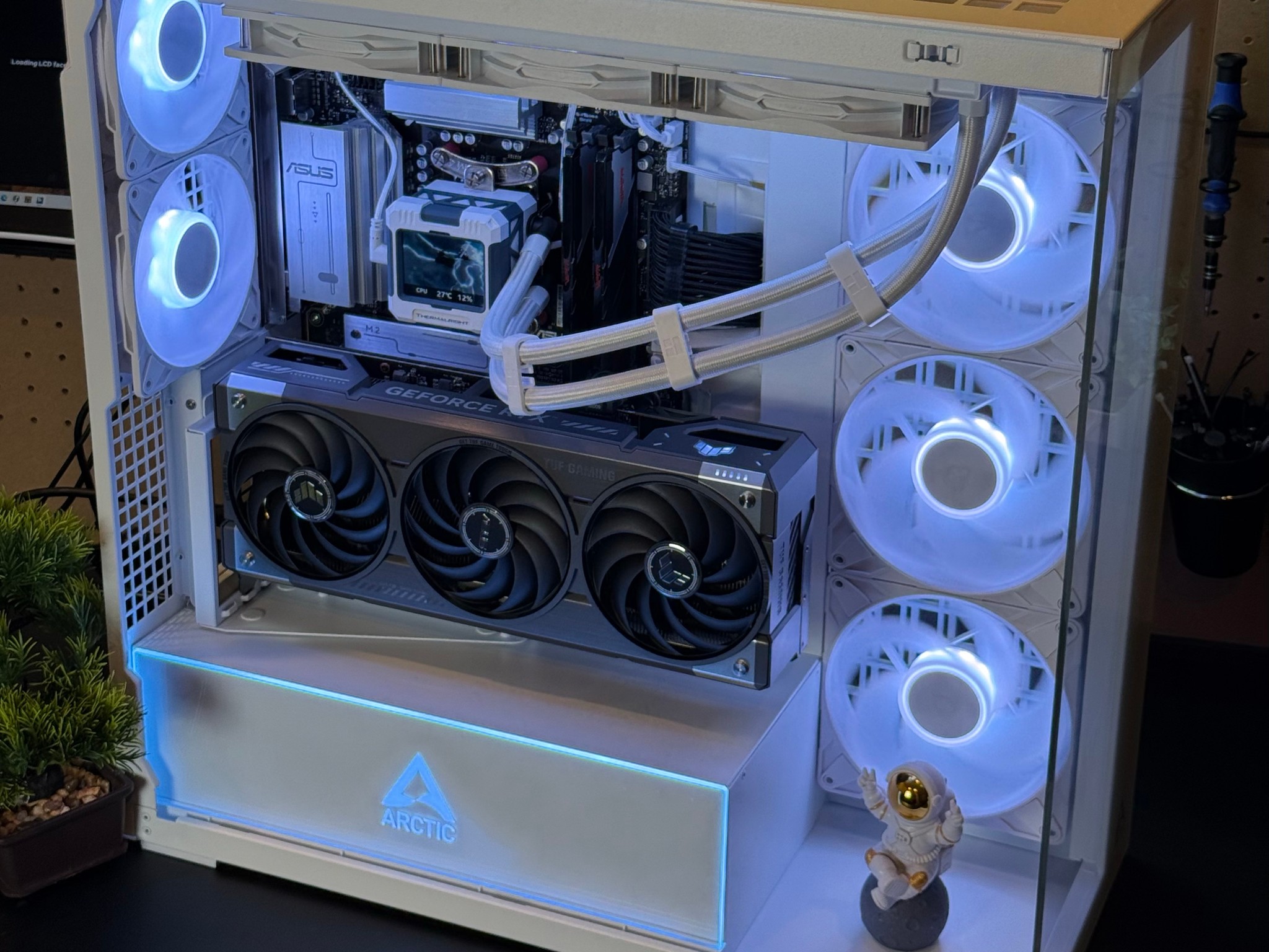 4K ARTIC Gaming PC | RTX 5070 Ti | Ryzen 7 9800x3D | 32GB DDR5 RAM | 4TB | 1000w PSU | Win 11