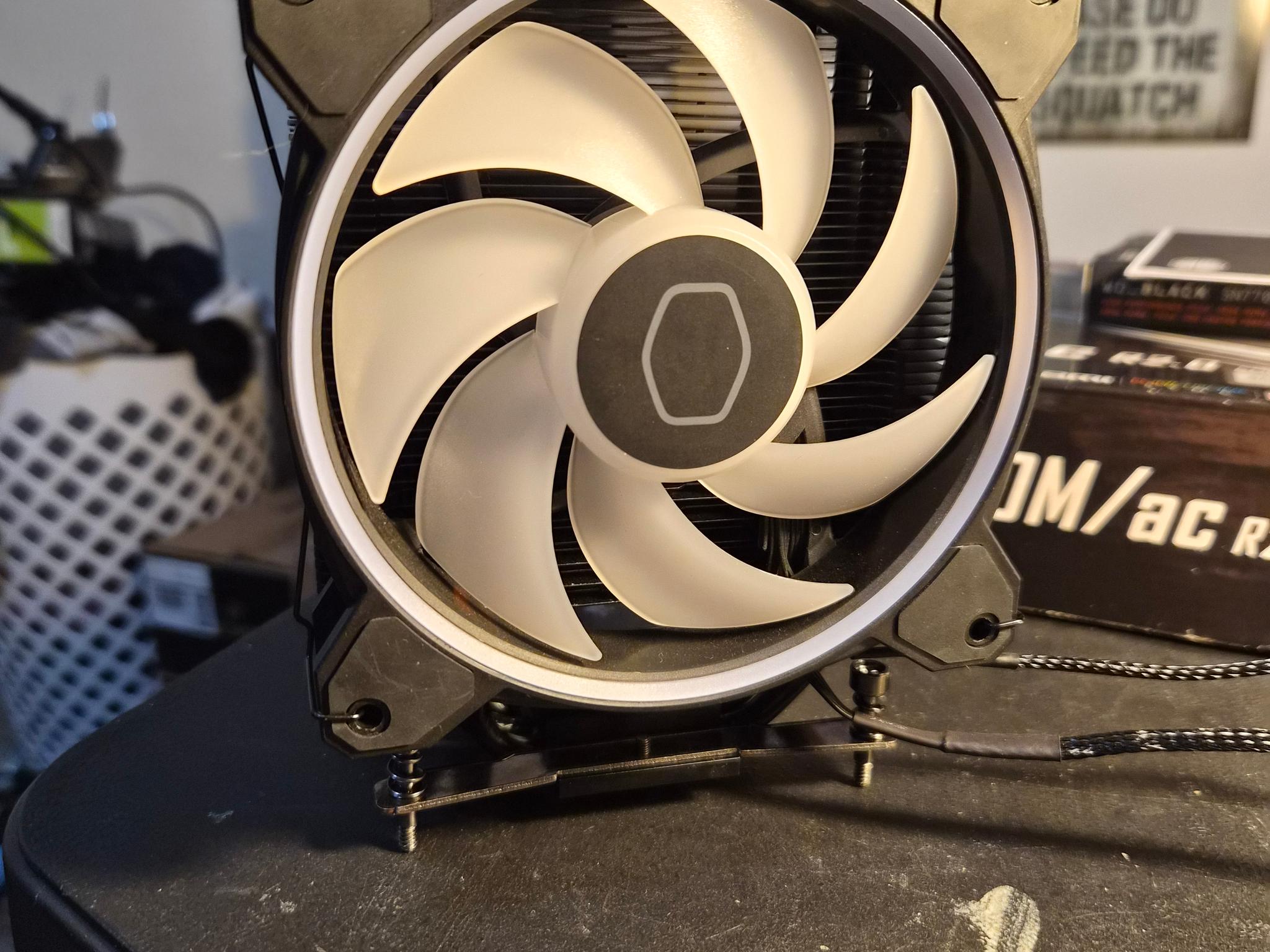 ASRock B450M matx, R5 3600, Cpu fan