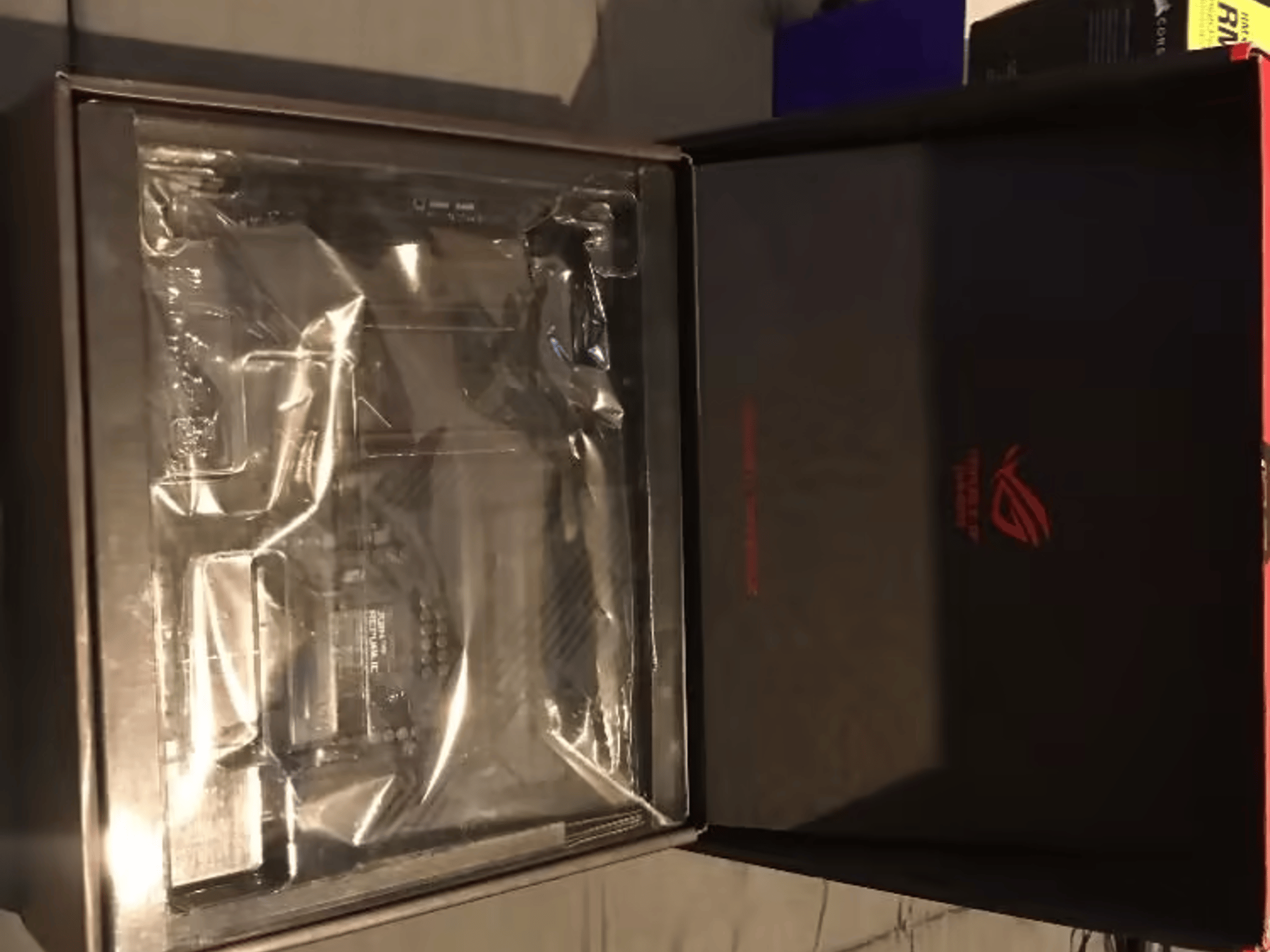 ASUS ROG MAXIMUS XIII HERO Z590 GAMING MOTHERBOARD LGA1200 socket