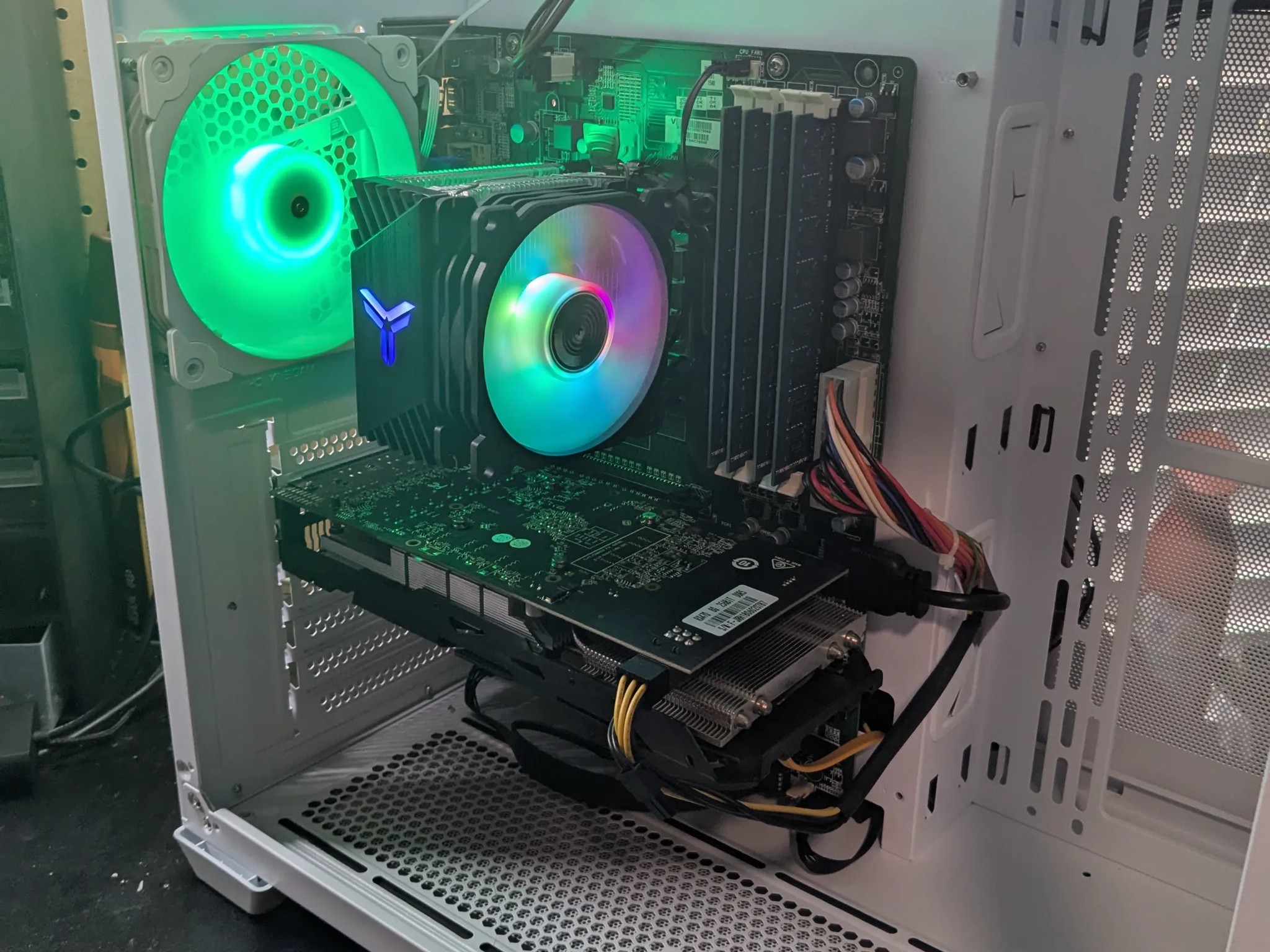 100 FPS Fortnite | 180 Day Warranty | i5-4590 , 16GB RAM, 480GB SSD, RX 470 8GB, RGB, Wifi, Win10