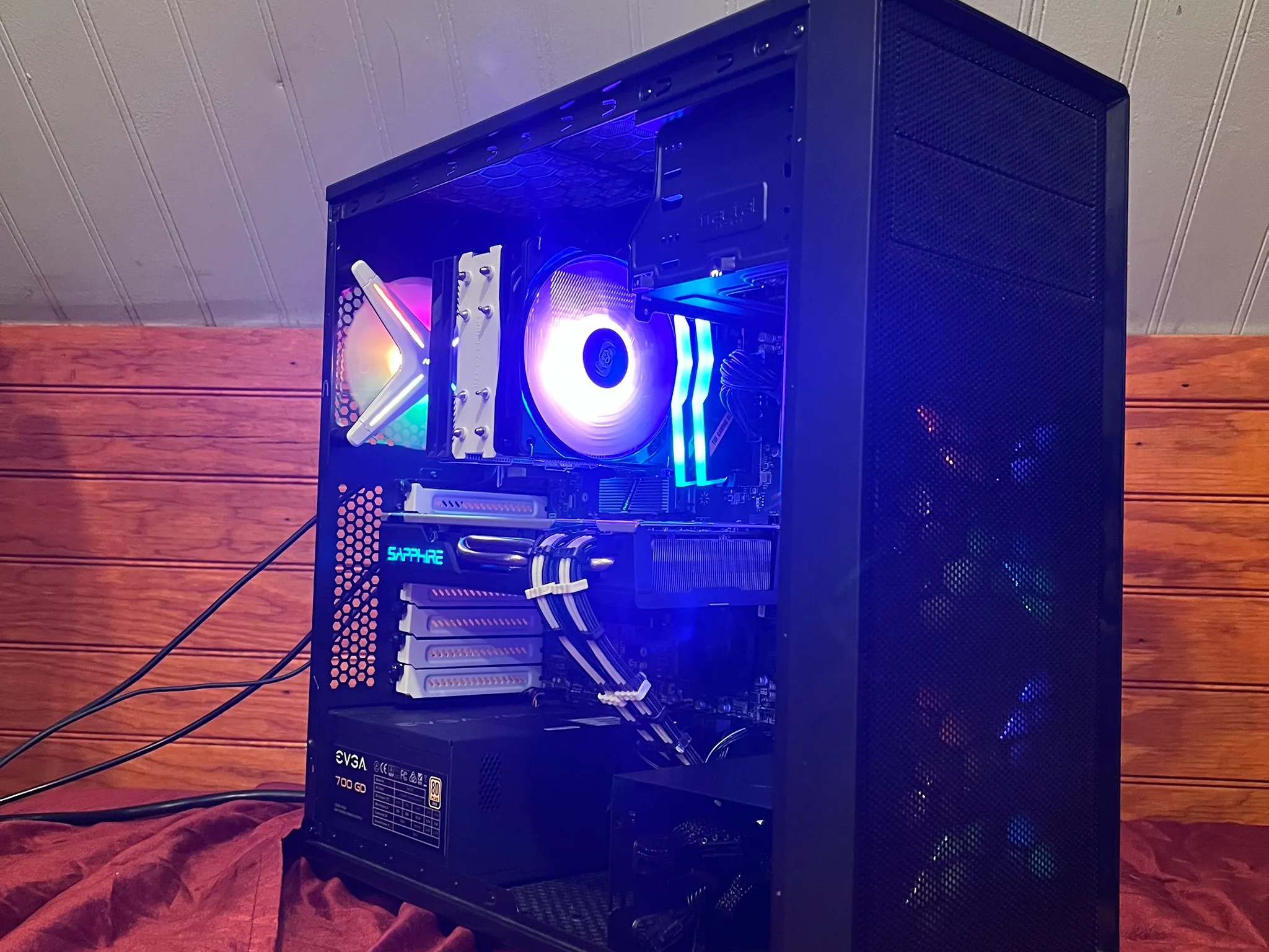 "The X-FIGHTER" 3400g , RX 580, black and white gaming pc with 32gb ram, and free headset