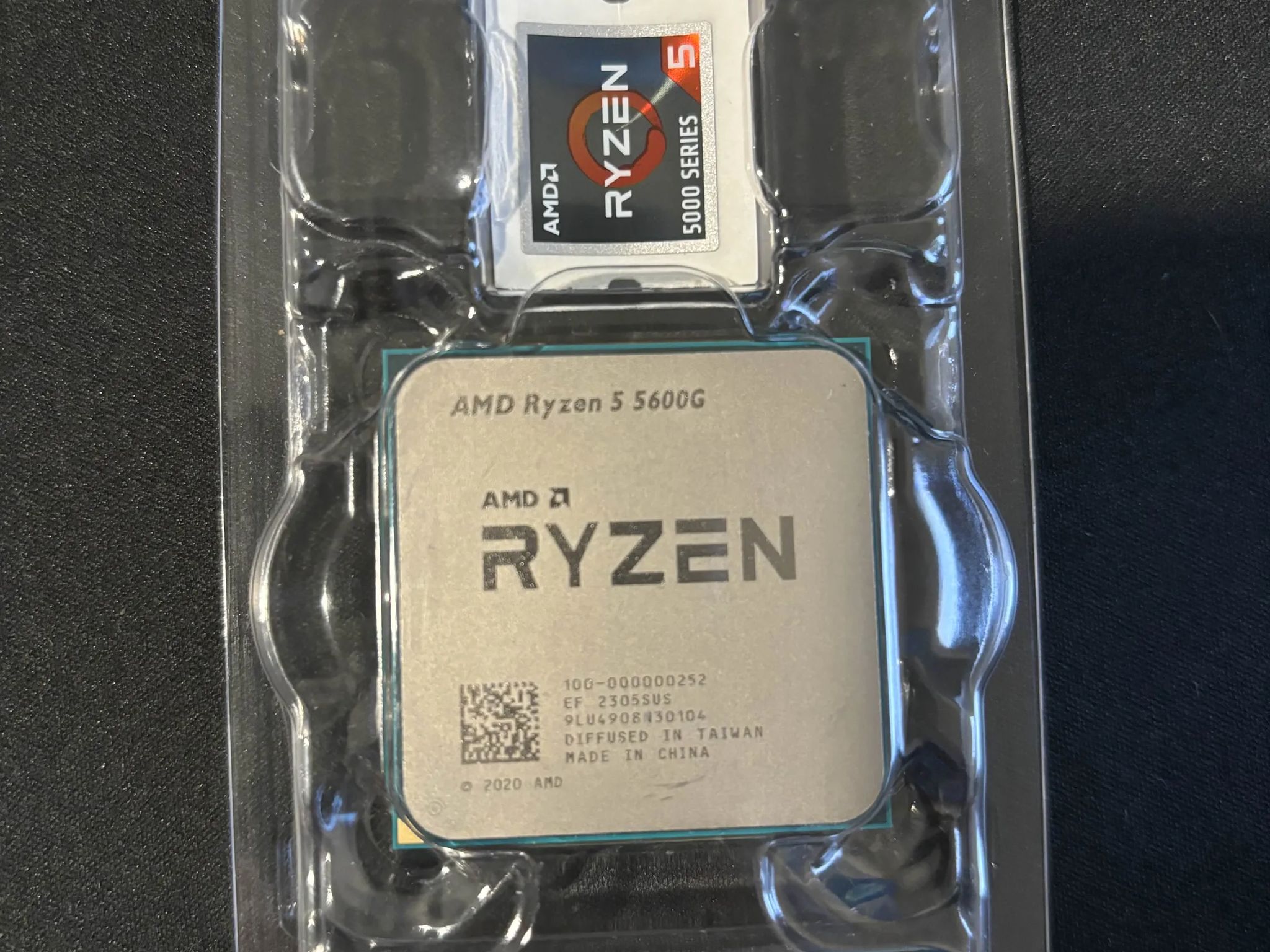 AMD Ryzen 5 5600G 3.9 GHz 6-Core Processor With cooler