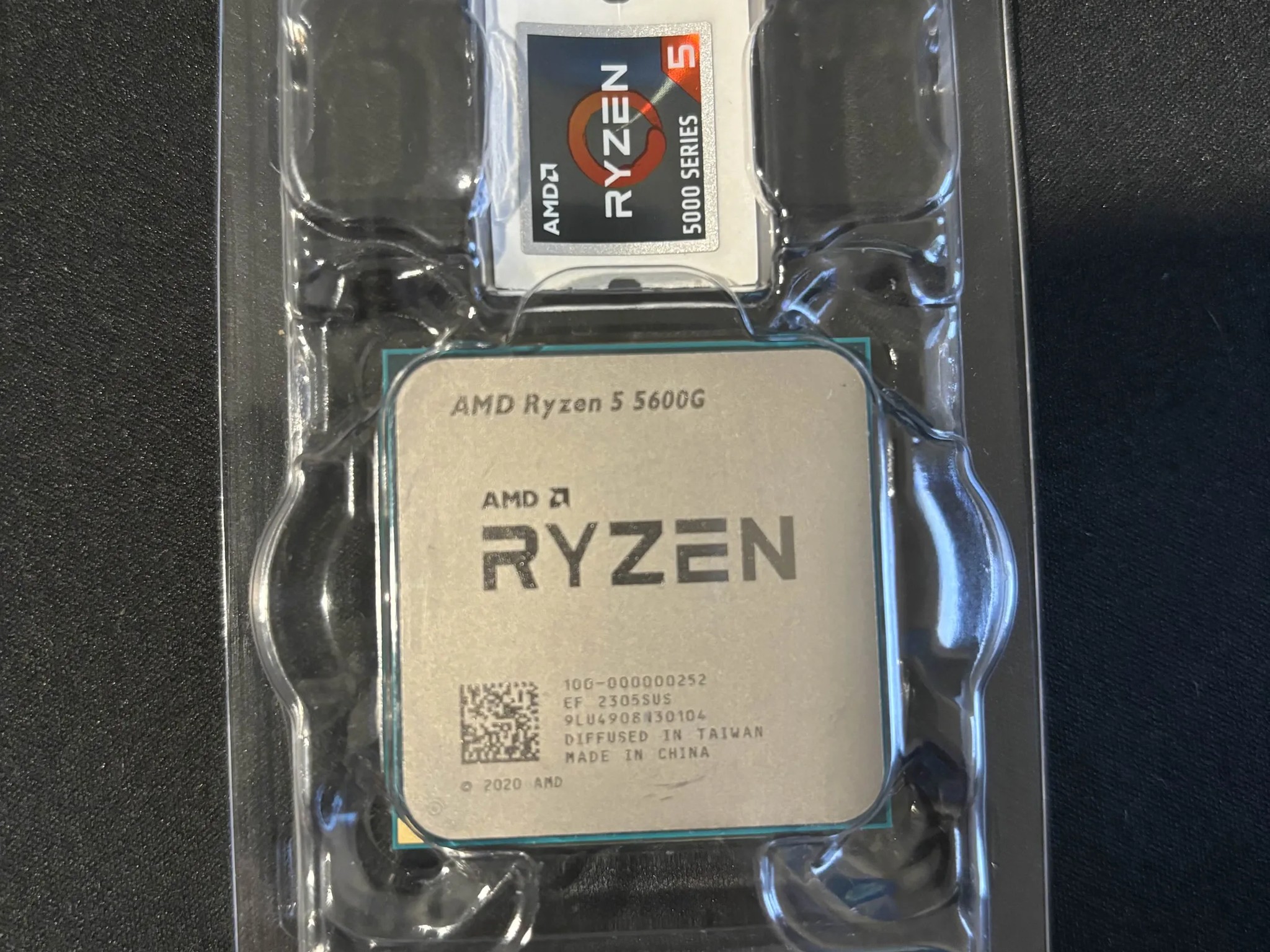 AMD Ryzen 5 5600G 3.9 GHz 6-Core Processor With cooler