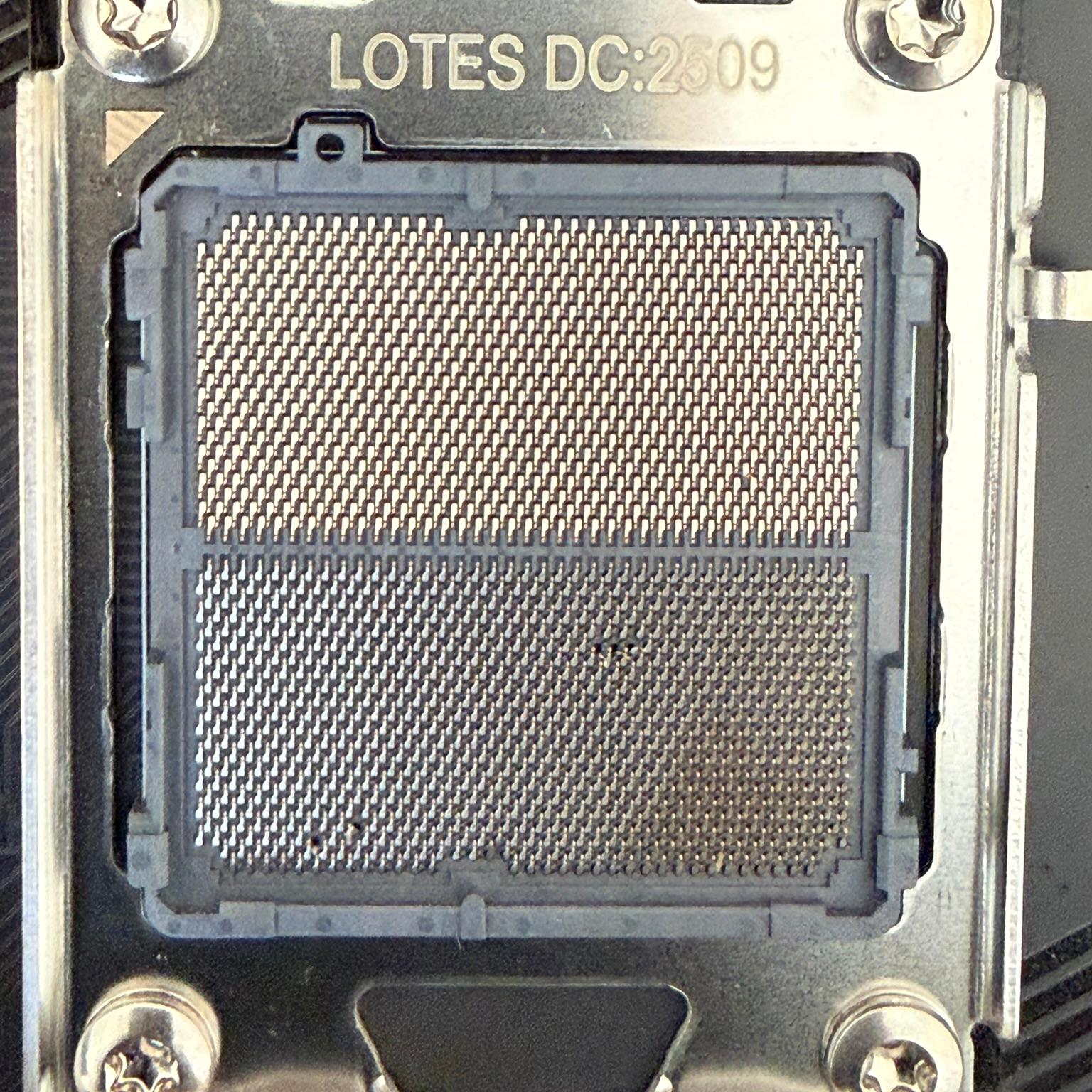 MSI MPG X670E CARBON WIFI - Image 2