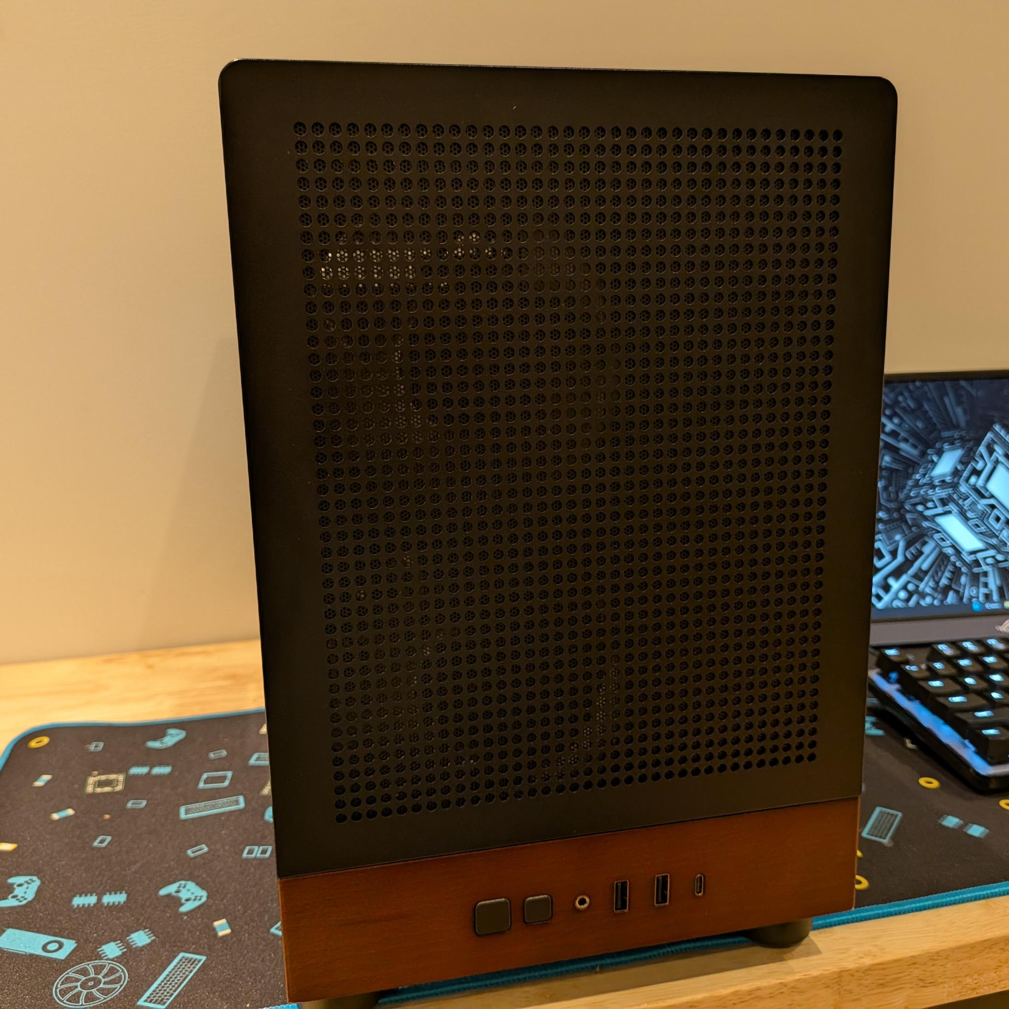 1440p Forest Blackout - RTX 5070, Ryzen 5 7600X3D, 32 GB DDR5 RAM, 2 TB Gen 4 NVME