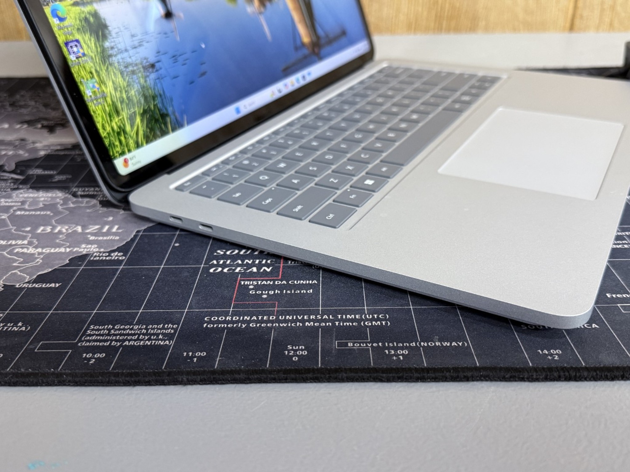 Microsoft Surface Laptop Studio - 32GB, 1TB, RTX 3050TI 4GB - 127 watt charger, MS Stylus included!