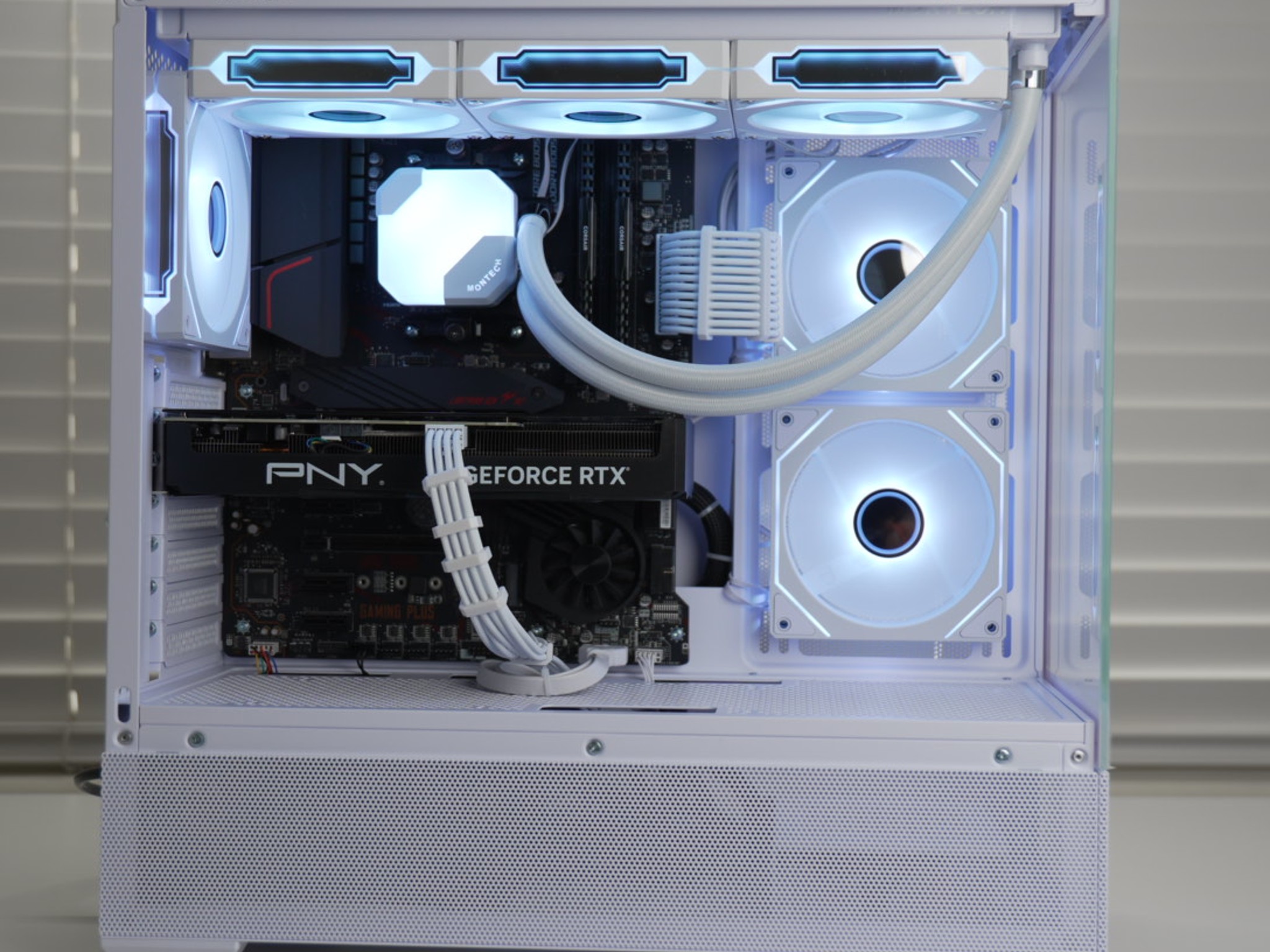 RTX 4070 | RYZEN 7 5800XT | 32GB RAM | 1TB SSD | Windows 11 | Gaming Pc