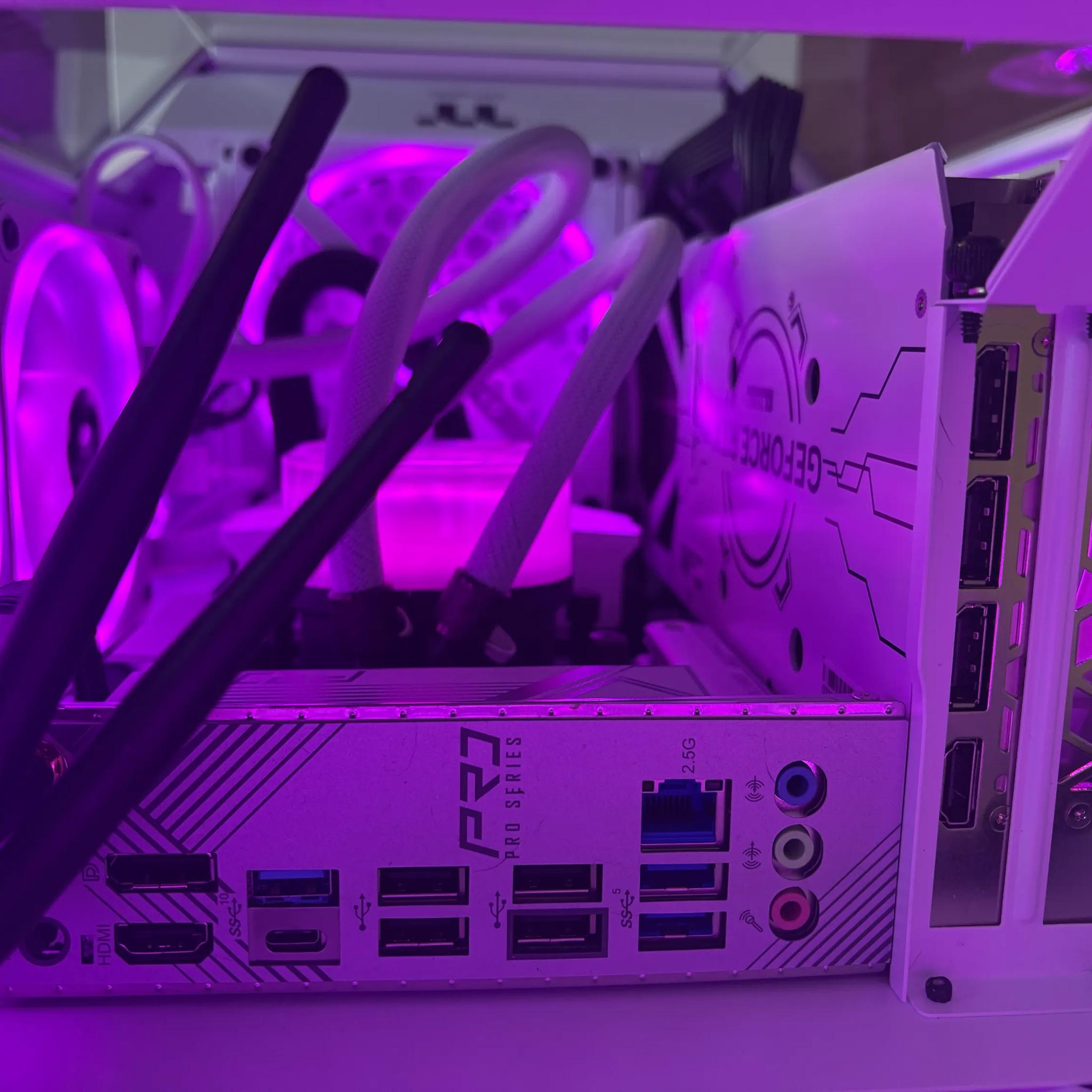 RTX 4070 Super, Ryzen 7 7800X3D, White Tower Glass RGB Gaming PC