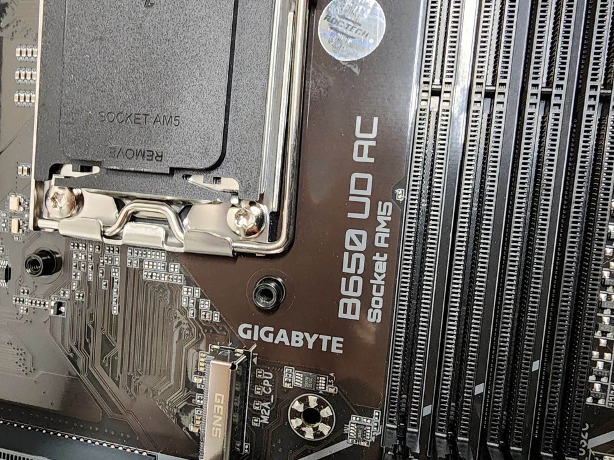 UPDATED BIOS GIGABYTE B650 UD AC WIFI DDR5 AM5 ATX MOTHERBOARD