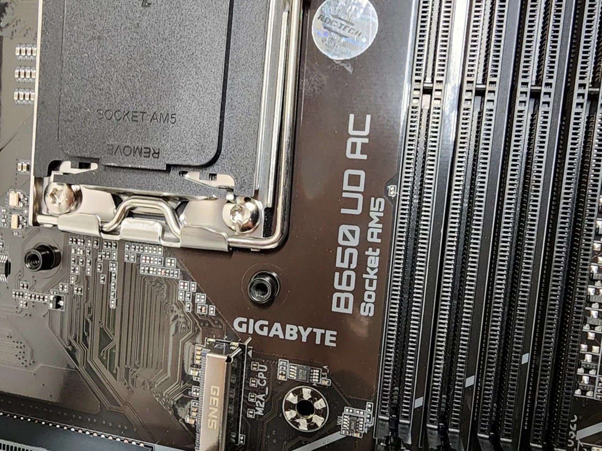 UPDATED BIOS GIGABYTE B650 UD AC WIFI DDR5 AM5 ATX MOTHERBOARD
