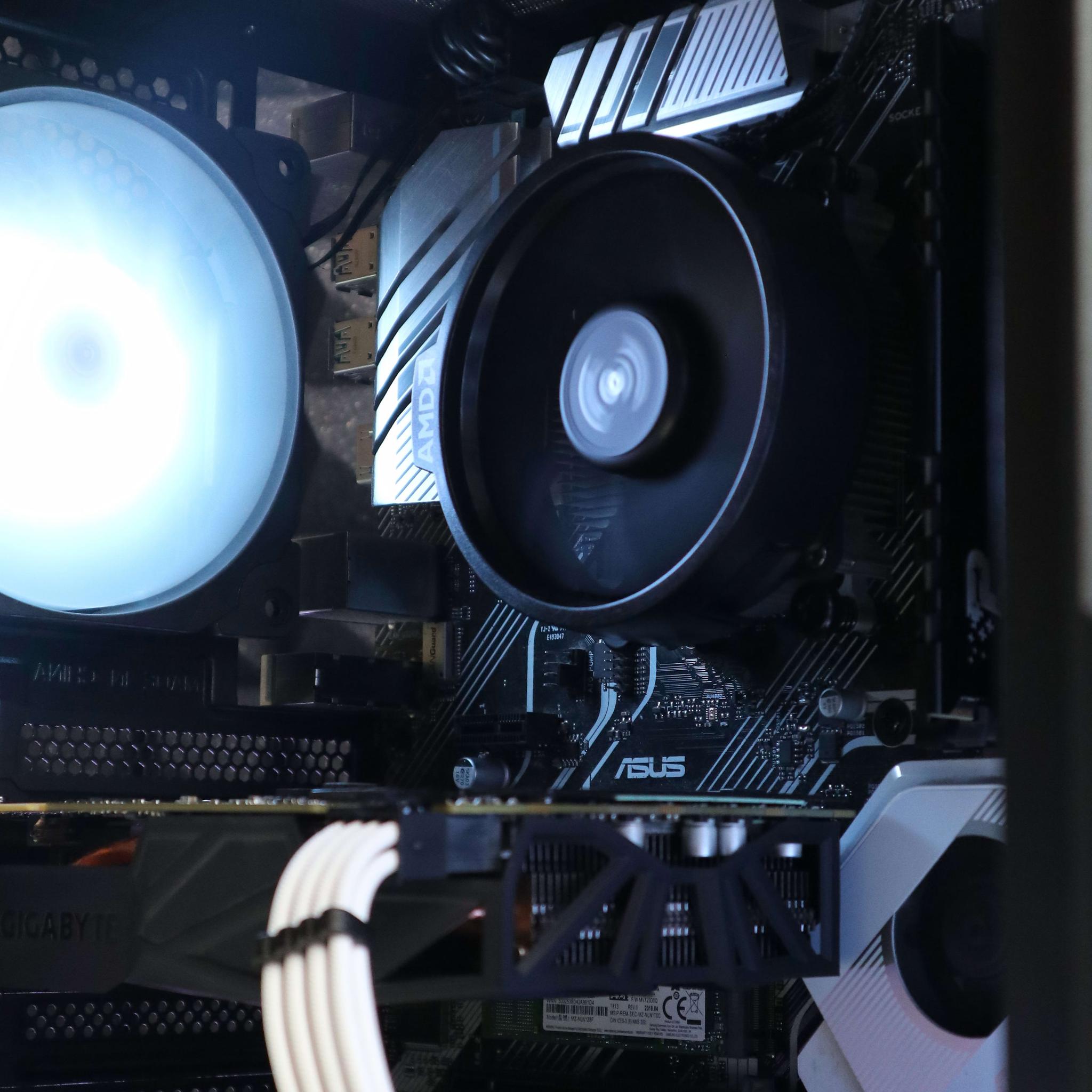 Lunar | Ryzen 7 2700/GTX 1070 FREE SHIPPING