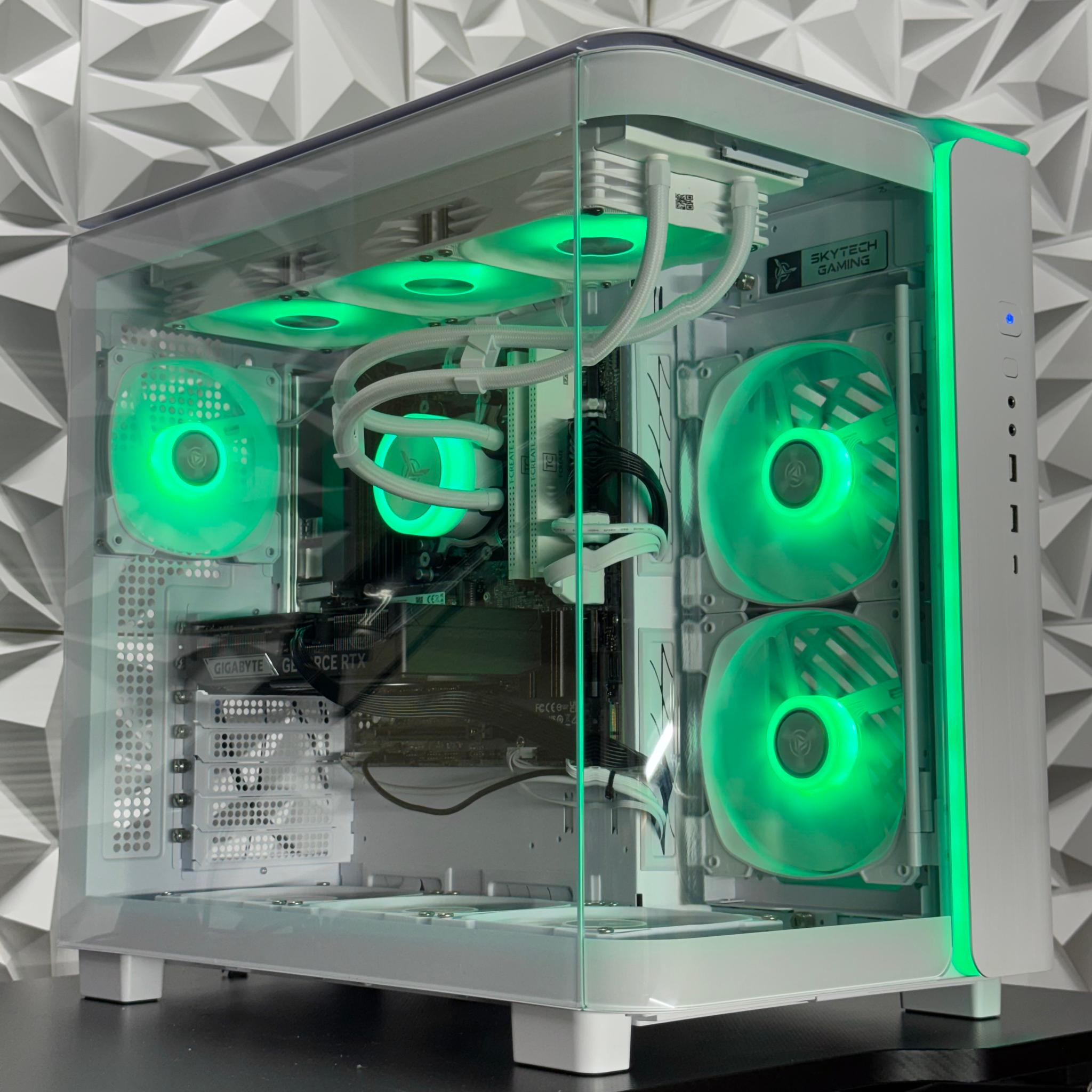 Ryzen 7 9700x / RTX 5060 ti 16GB / 16GB DDR5 Ram / 1Tb storage / Windows 11