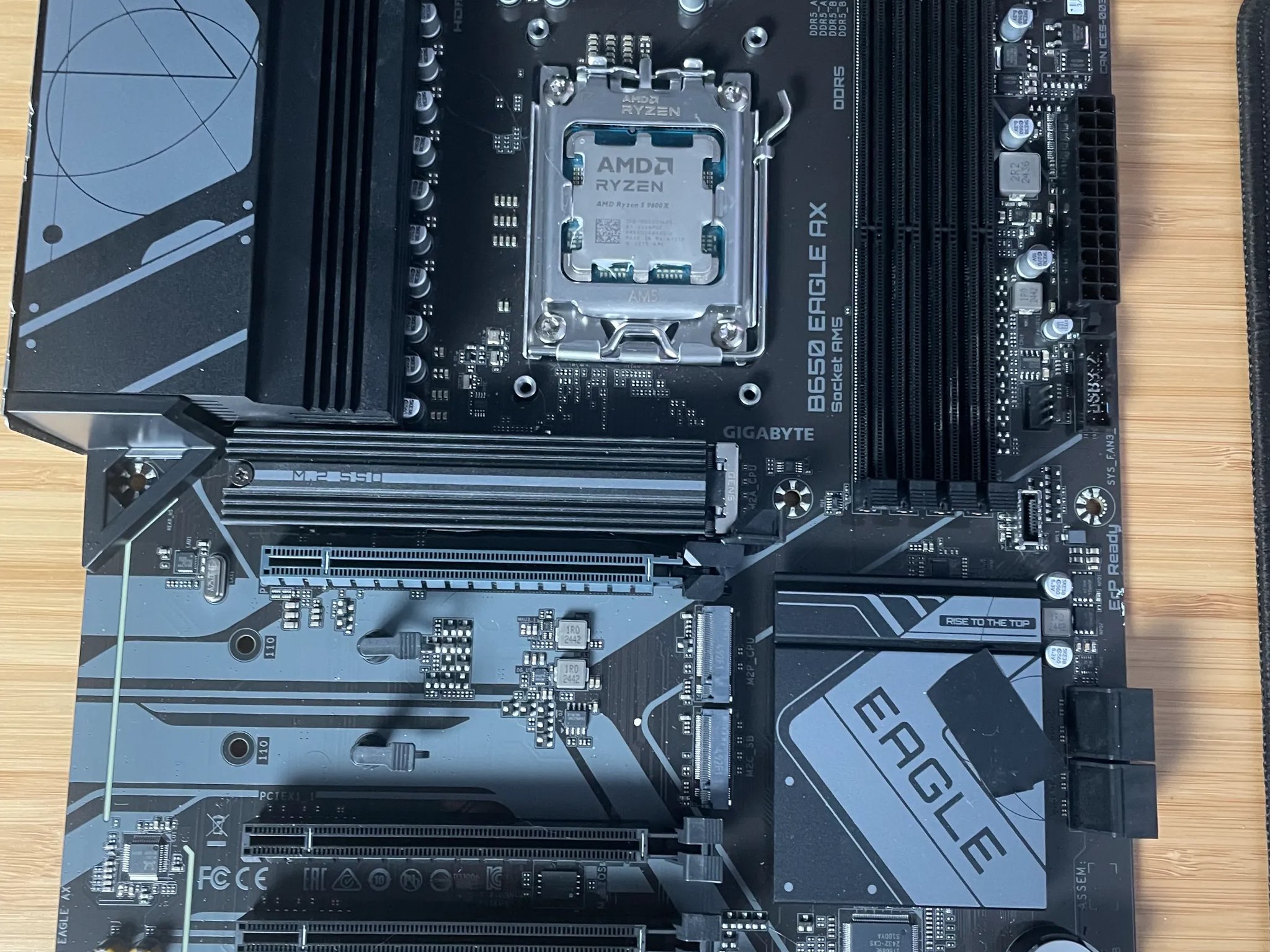 9600X + B650 Eagle AX AM5 DDR5 Motherboard