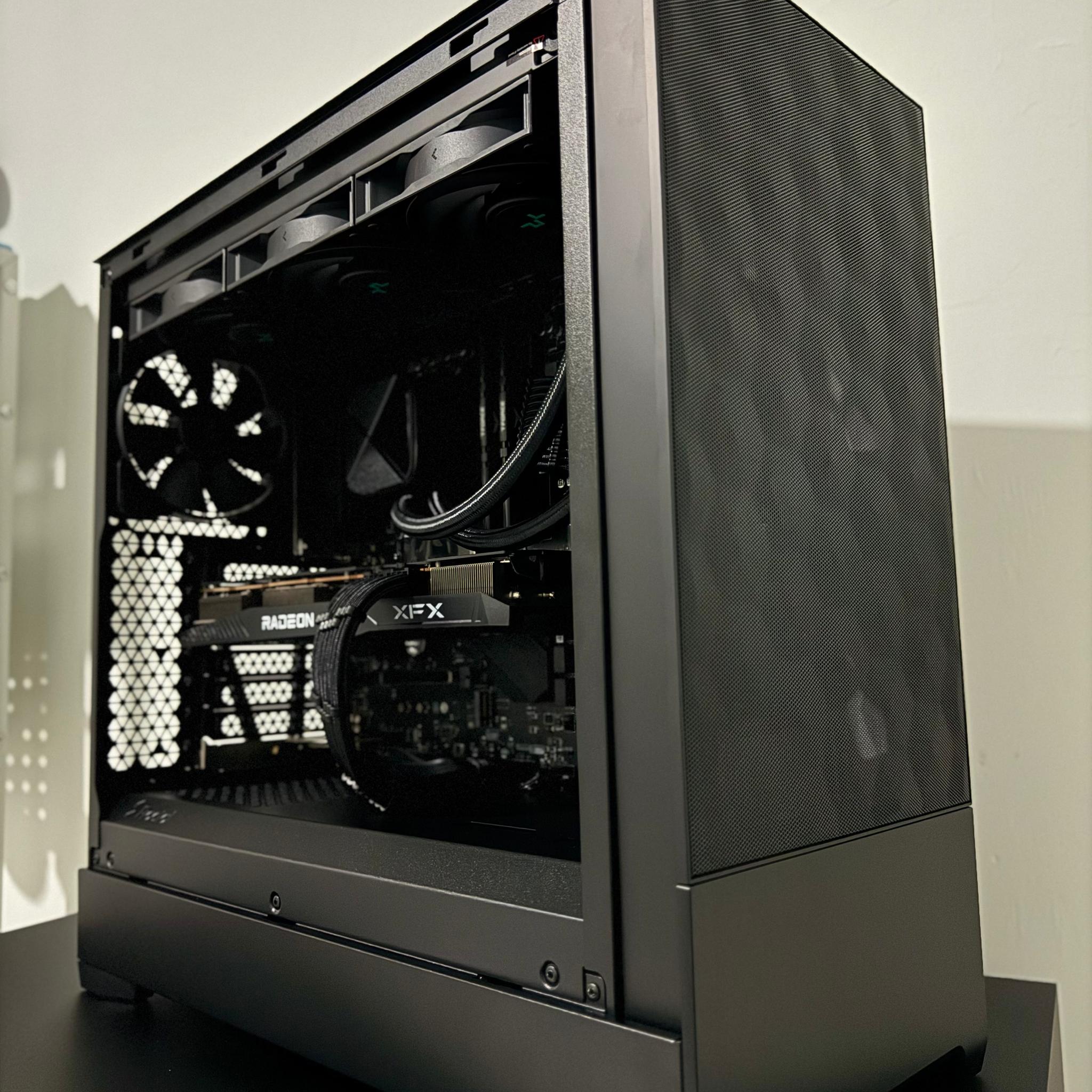 AntiRGB 6700XT / 5600X ALL BLACK GAMING PC