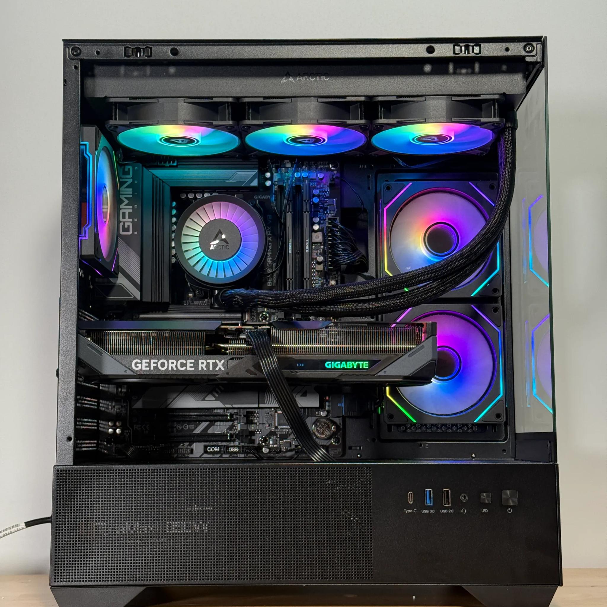 Ryzen 7 7800x3d RTX 5070 Gaming PC