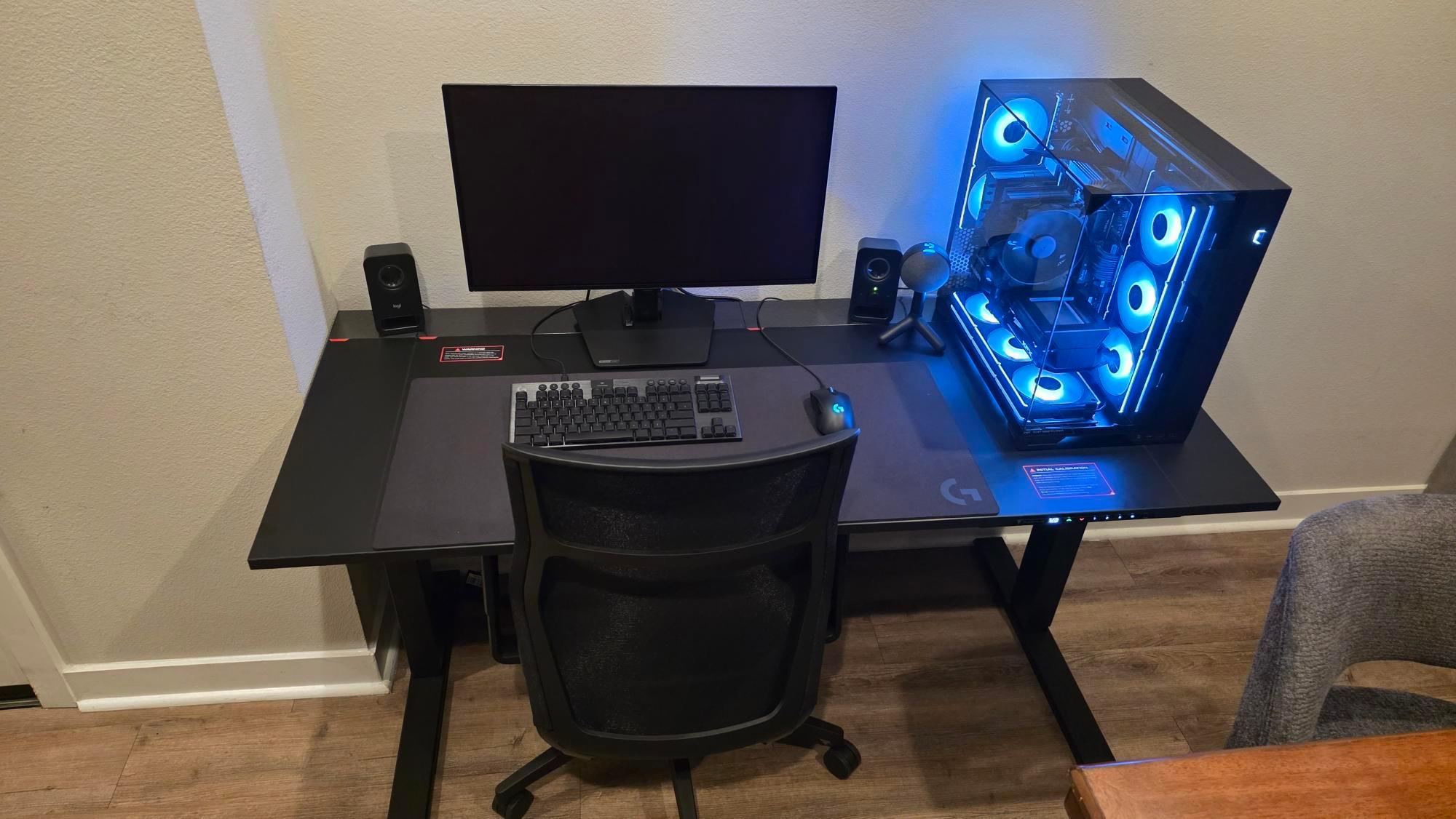 Radeon RX 9070 XT Custom Gaming PC - Ryzen 7 9800X3D, 32GB RAM