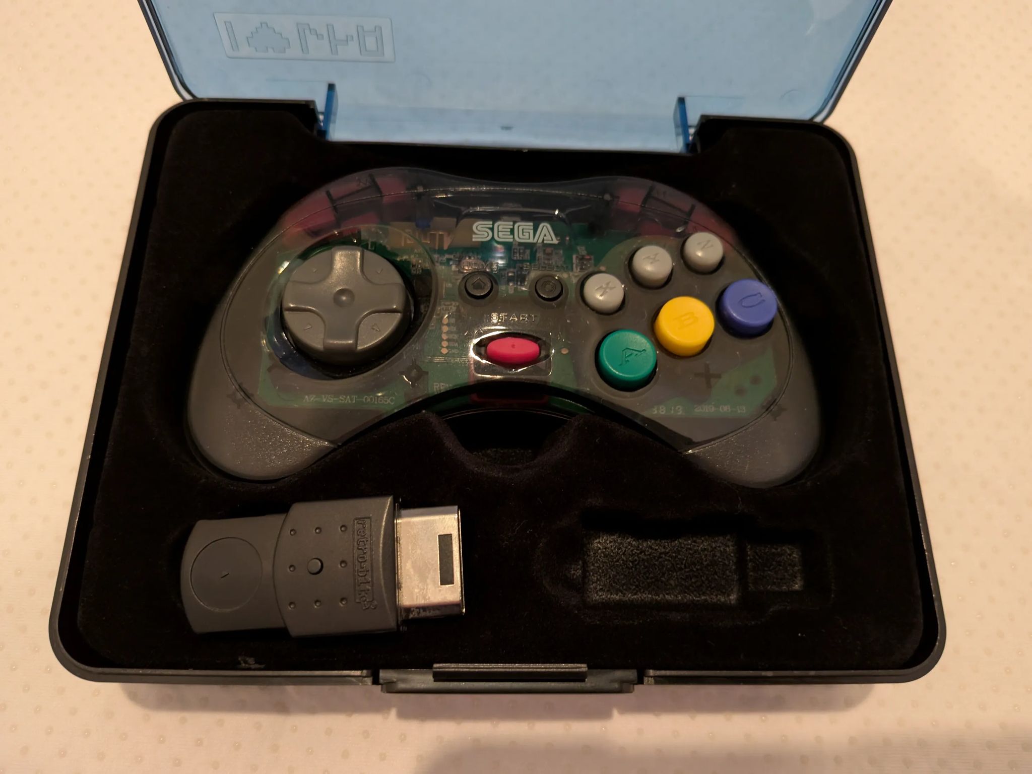 Retro-Bit Sega Saturn 8-Button 2.4GHz Wireless Arcade Pad