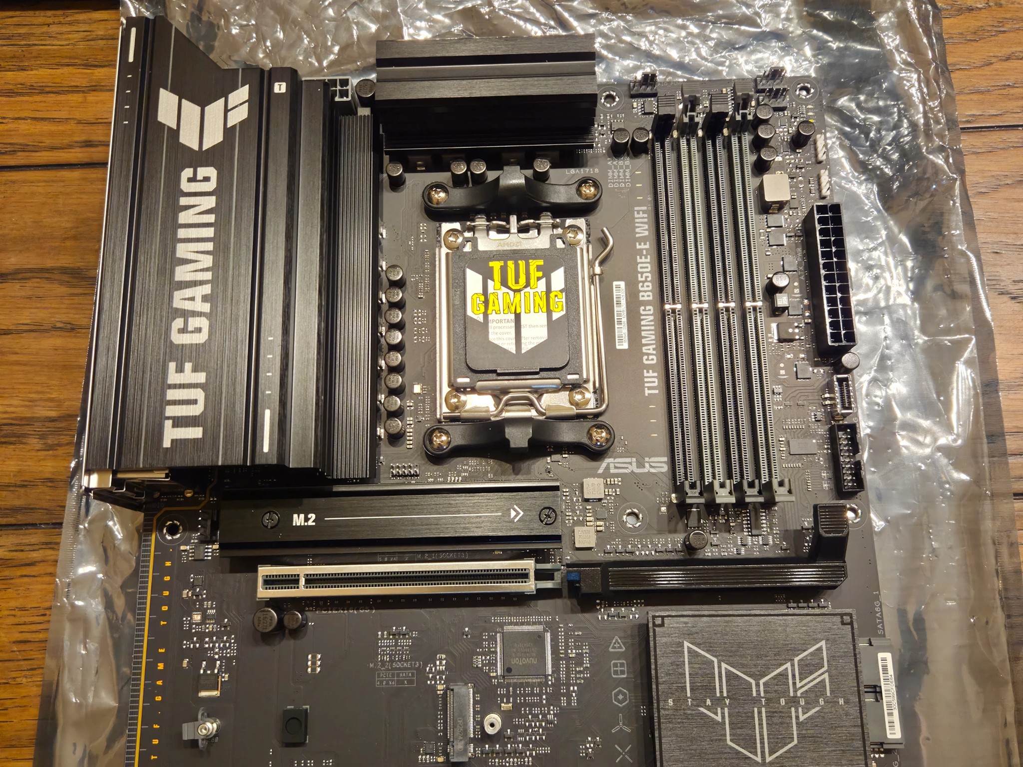 ASUS Tuf Gaming B650E-E Wifi! AM5 PCIe 5.0 Motherboard!