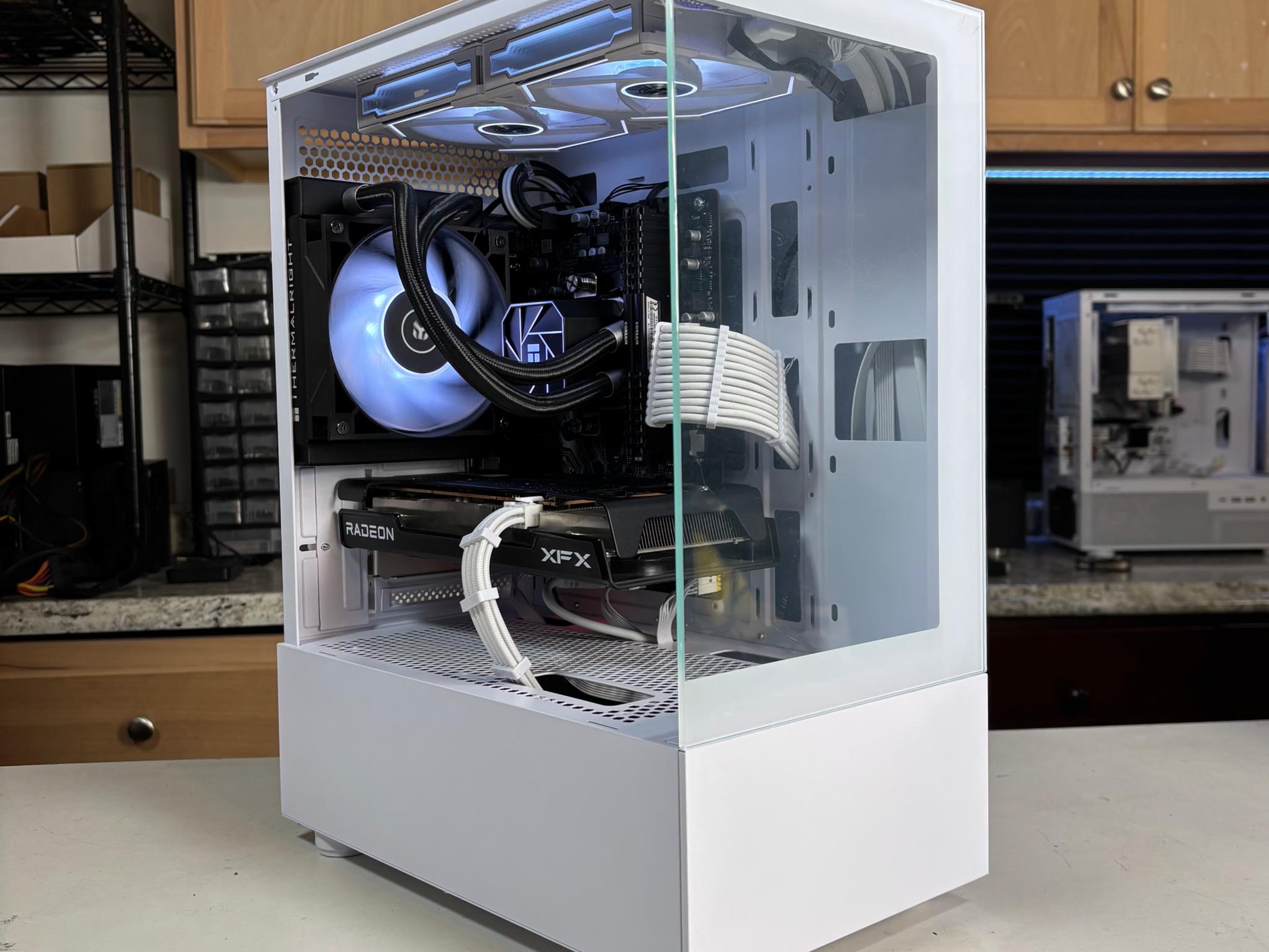 ⚫️⚪️ | Ryzen 5 3600 + RX 6600 8GB | 16GB | WiFi INCLUDED
