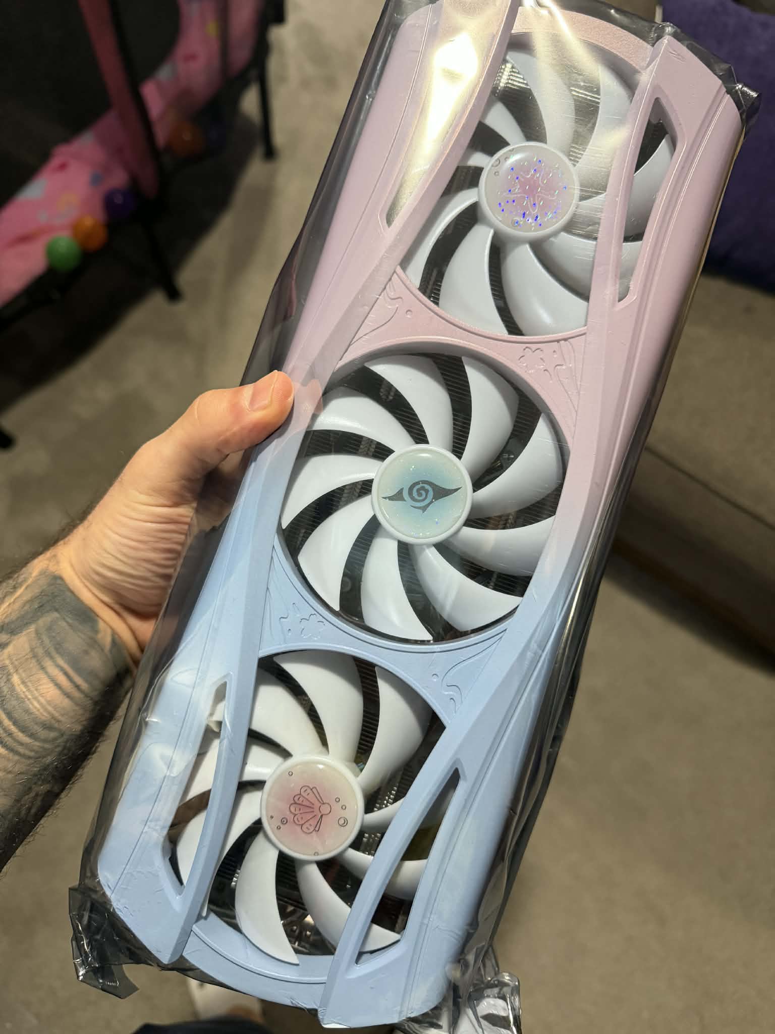 Yeston RX 9070 XT Sakura Atlantis