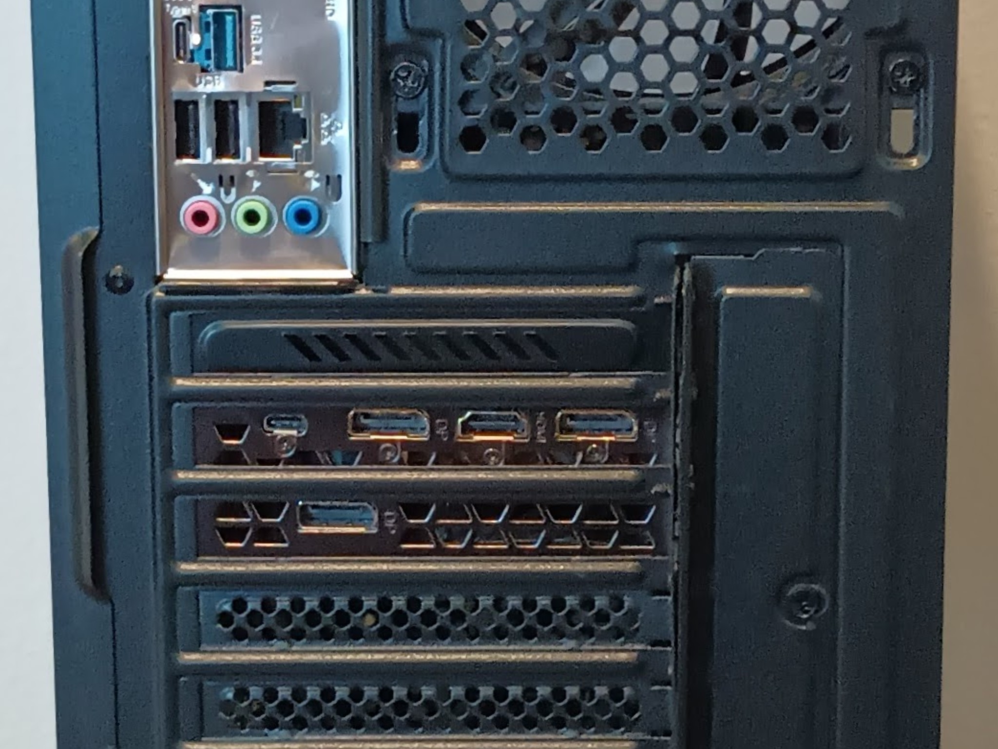 Awesome RGB Gaming PC i7 9700k RTX 2080 16GB RAM 1tb ssd WI-FI & BLUETOOTH Value Midrange