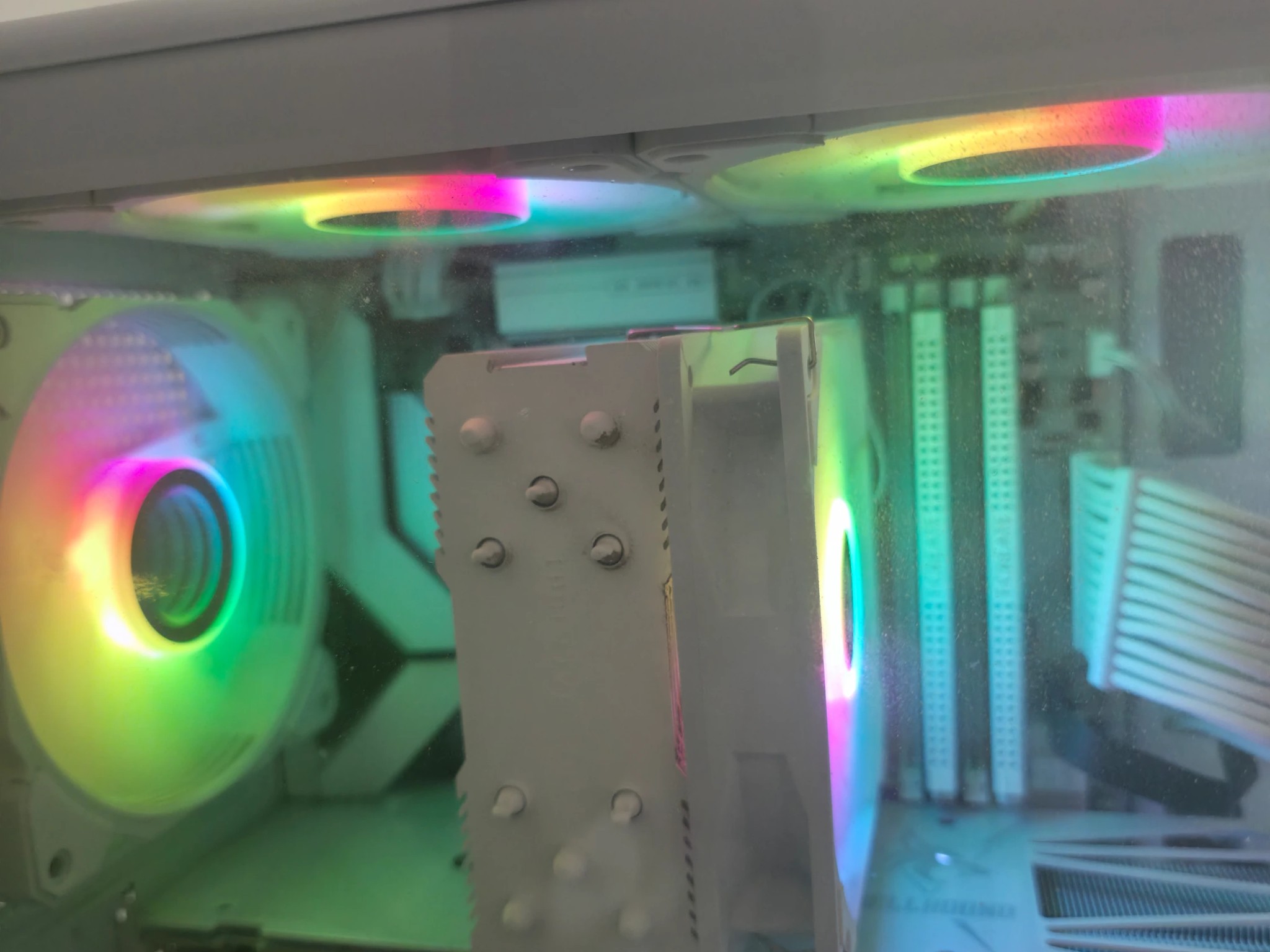 Custom Gaming PC Build:rx 9060xt 16GB, amd ryzen 5 7600x, 32GB RAM, 2TB ssd, fully modular PSU.