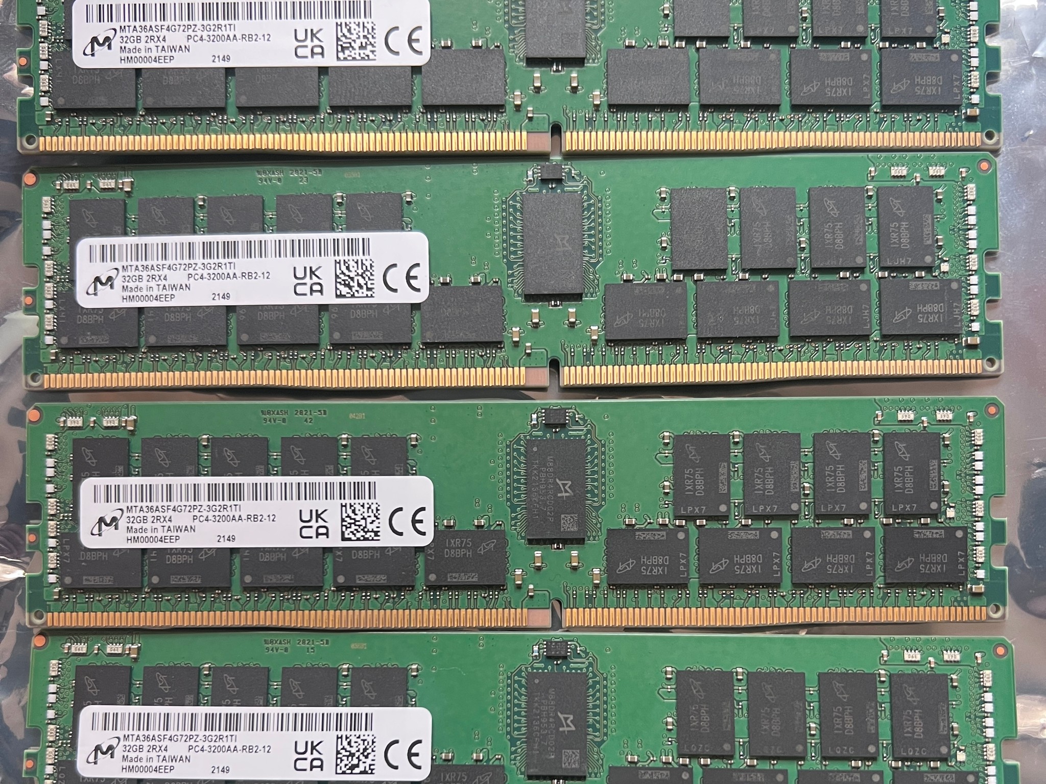 128GB (4×32GB) Micron DDR4-3200 ECC Registered Memory Kit