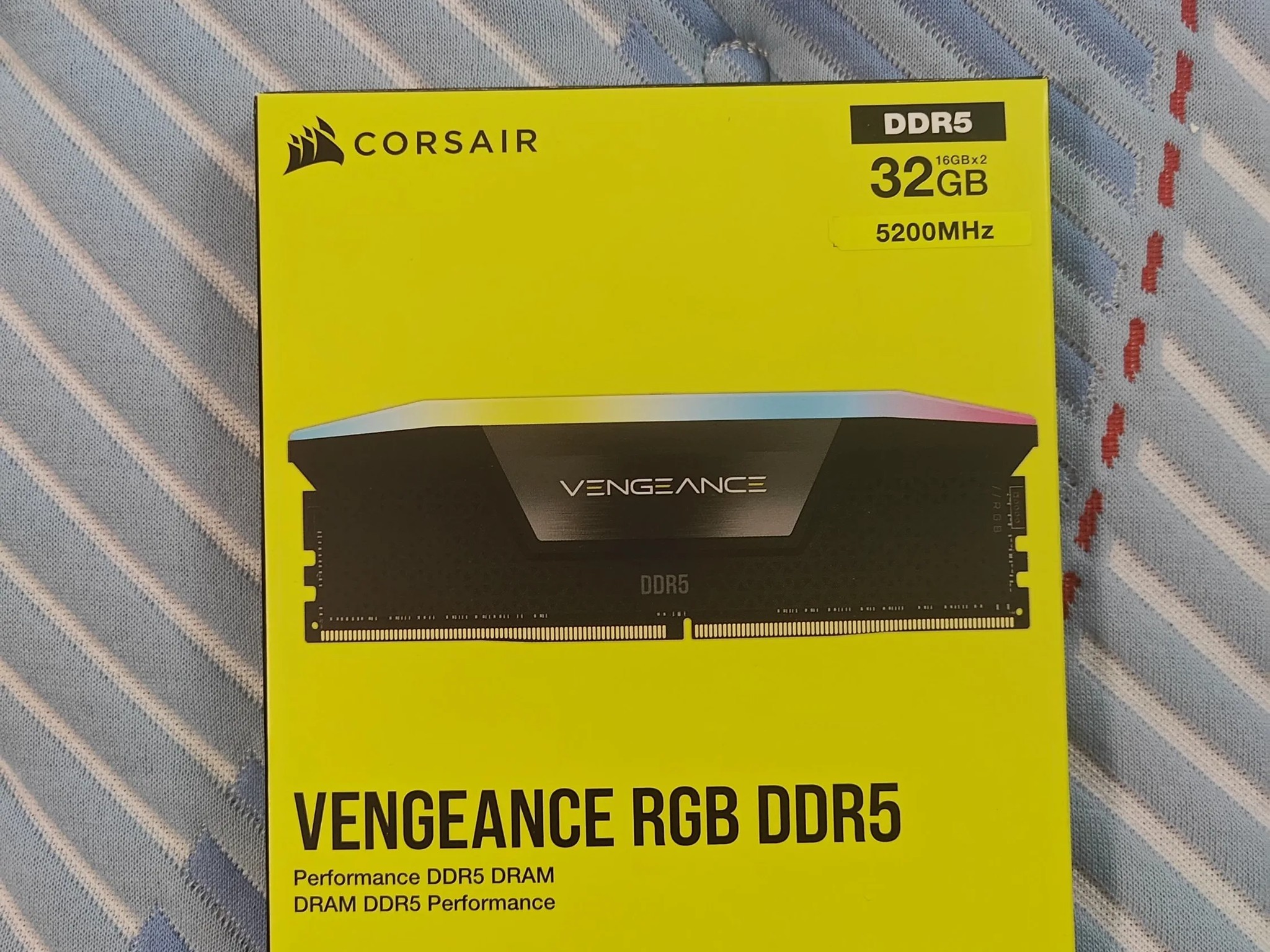 CORSAIR VENGEANCE RGB DDR5 RAM 32GB (5200MHz) BLACK
