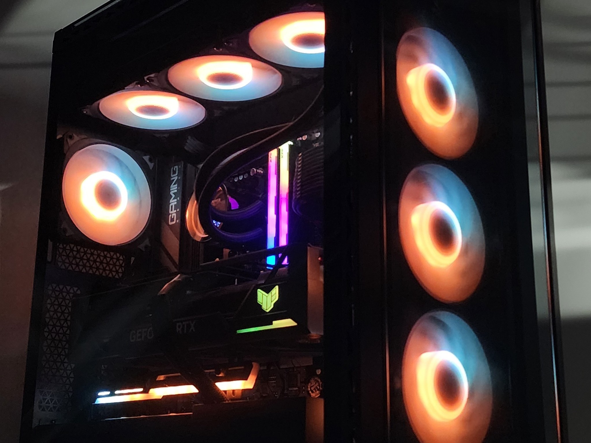 Gaming PC Ryzen 7 7800X3D 32GB RAM 2TB SSD RTX 4080 16GB Windows 11 Computer