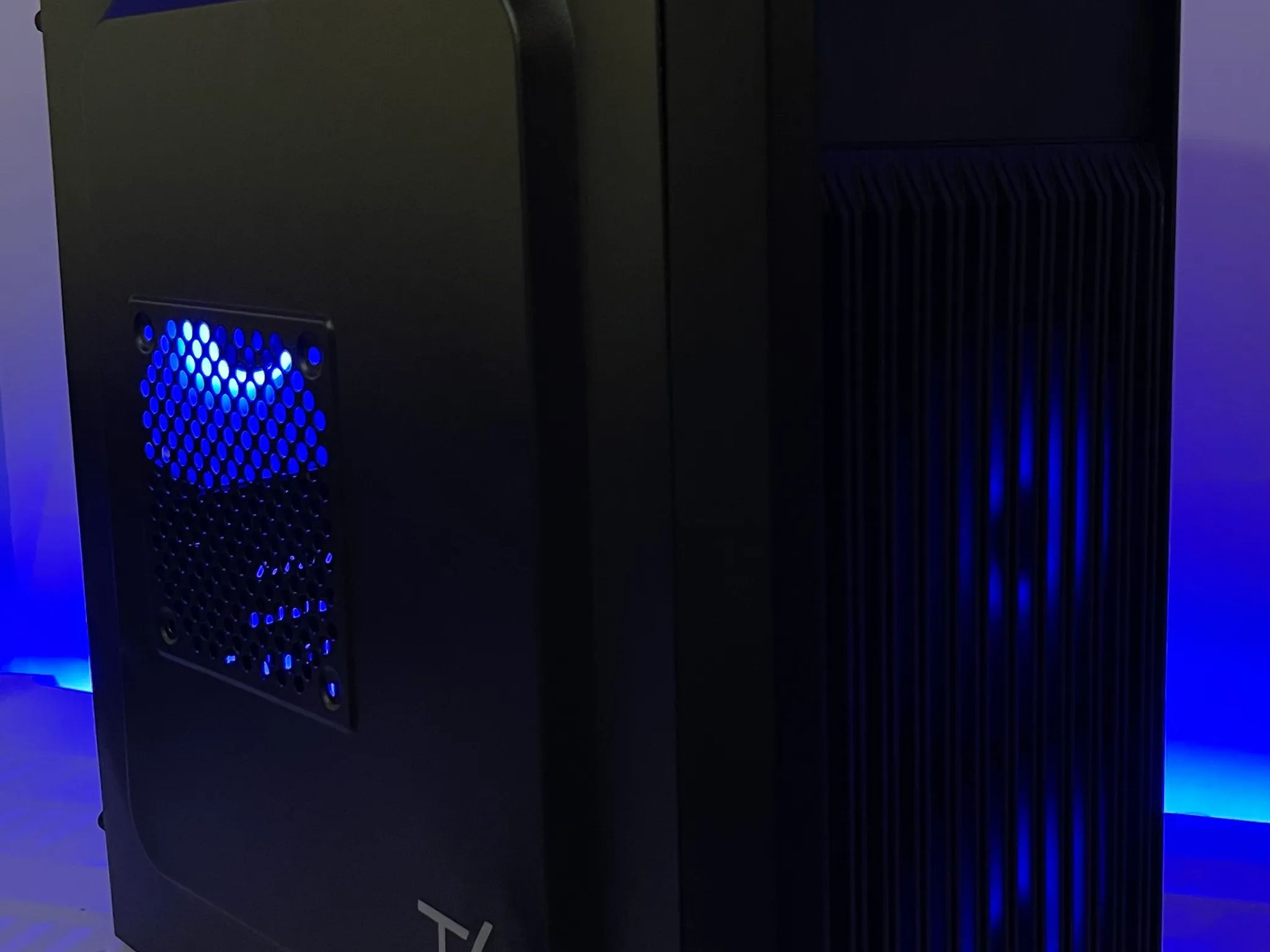 Entry Level RGB PC (i5-3470, 8GB RAM, AMD HD 6850, 256GB SSD)