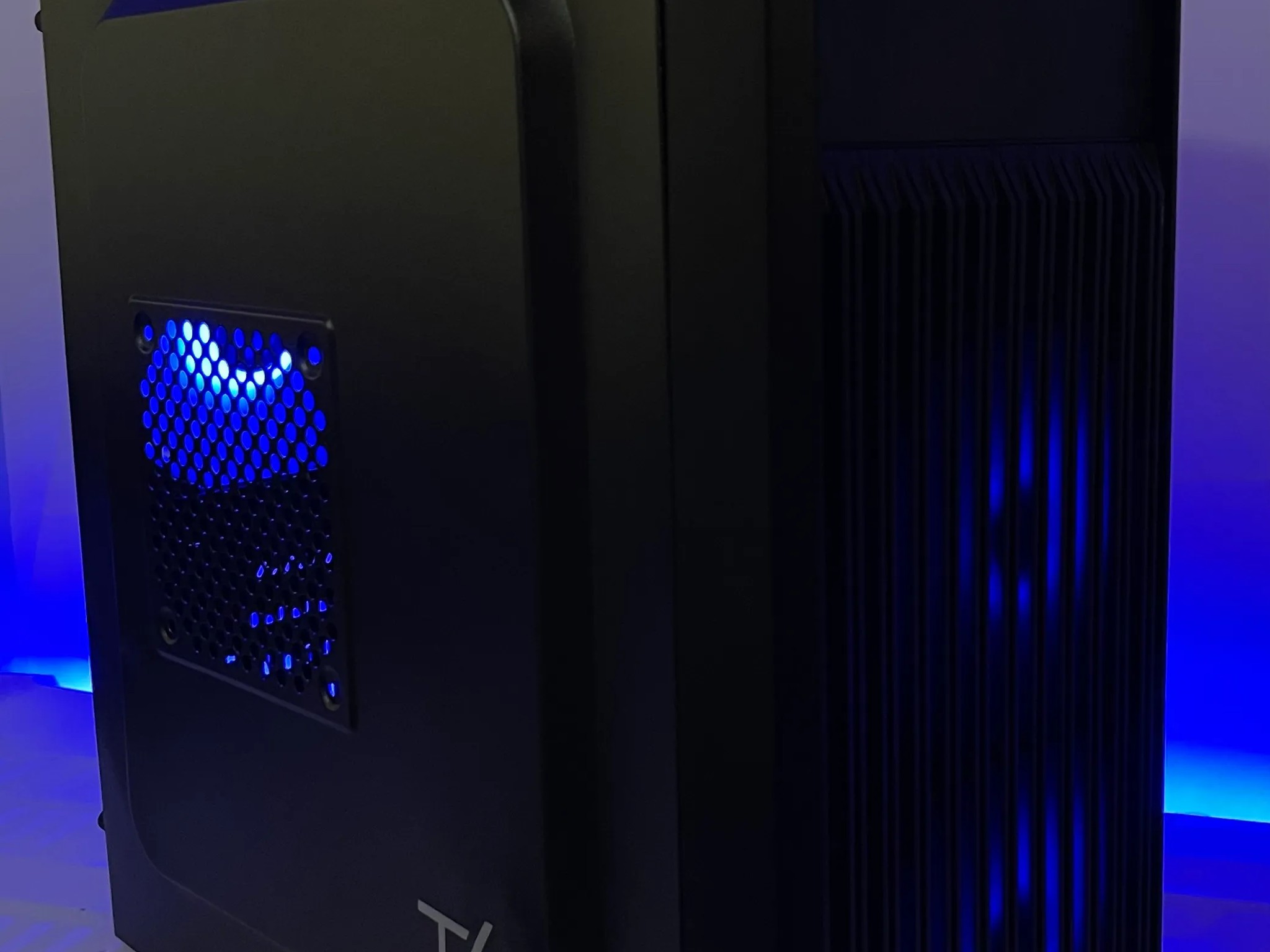 Entry Level RGB PC (i5-3470, 8GB RAM, AMD HD 6850, 256GB SSD)