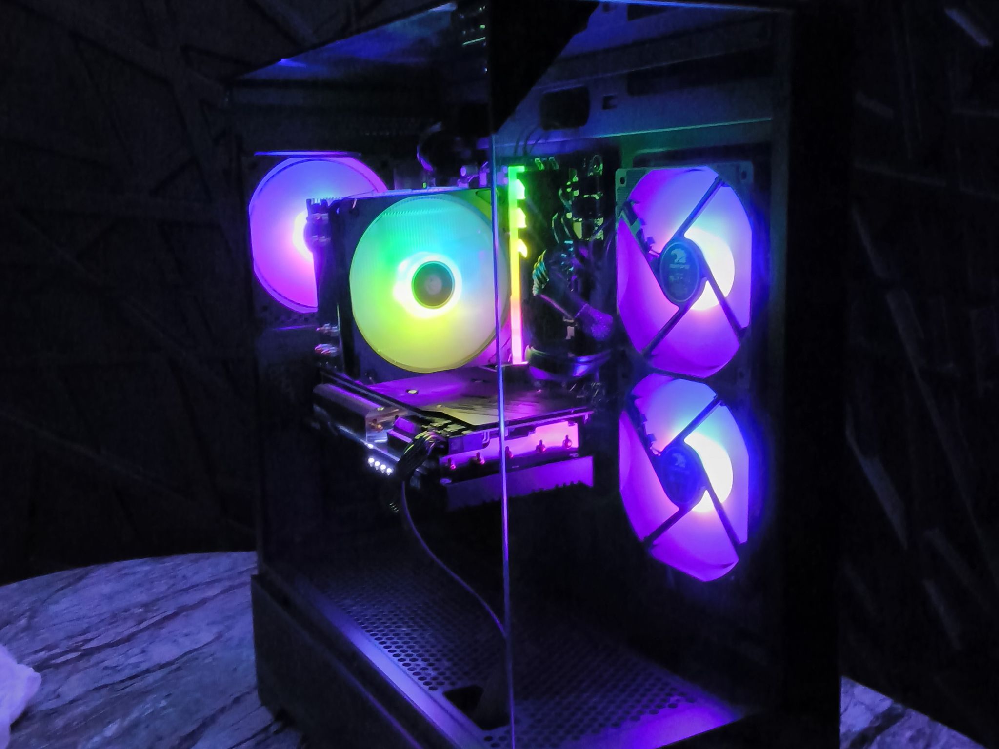 All AMD Gaming PC - Ryzen 7 8700F - RX 7700 XT 12GB - 16GB DDR5