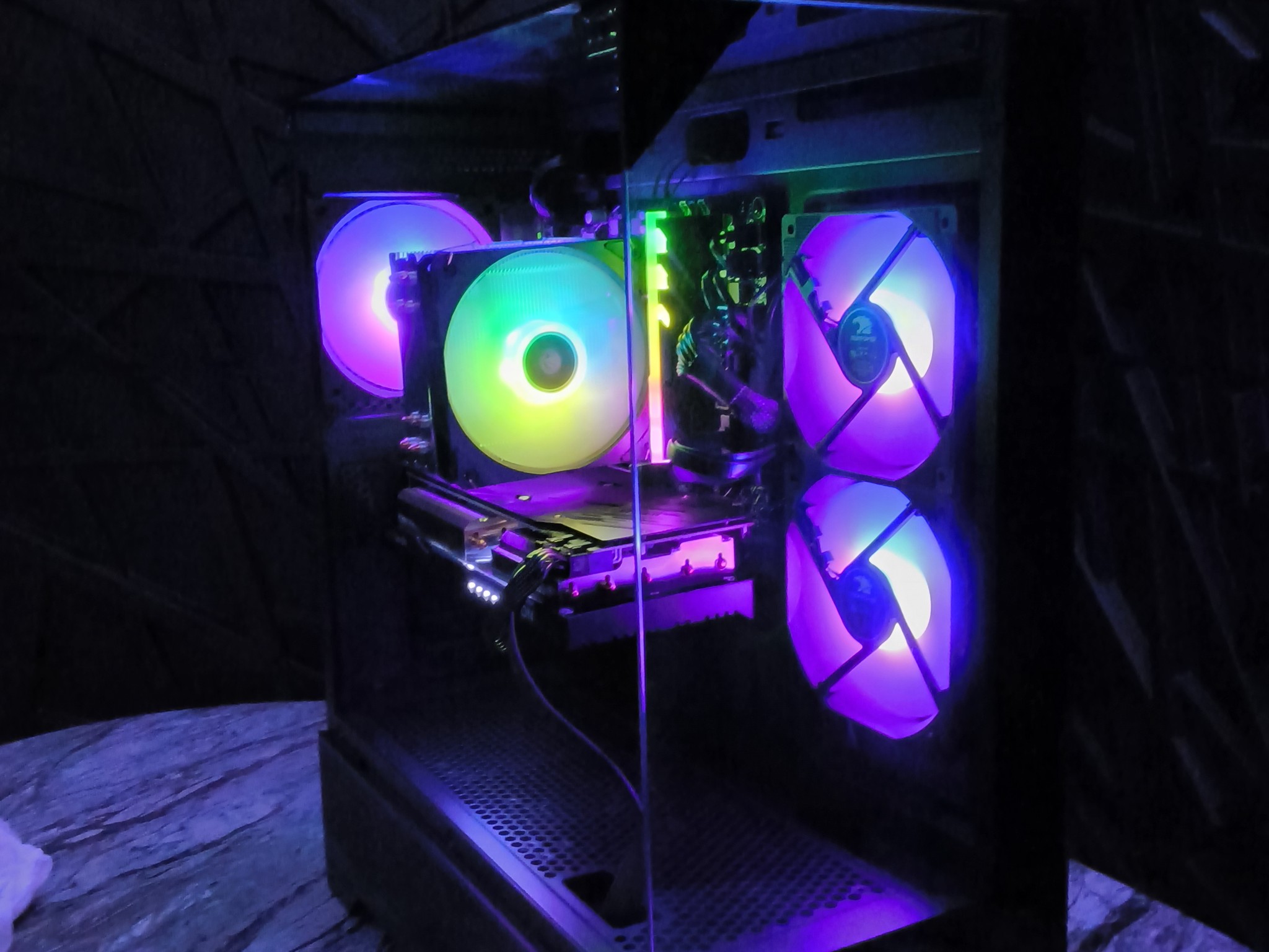 All AMD Gaming PC - Ryzen 7 8700F - RX 7700 XT 12GB - 16GB DDR5