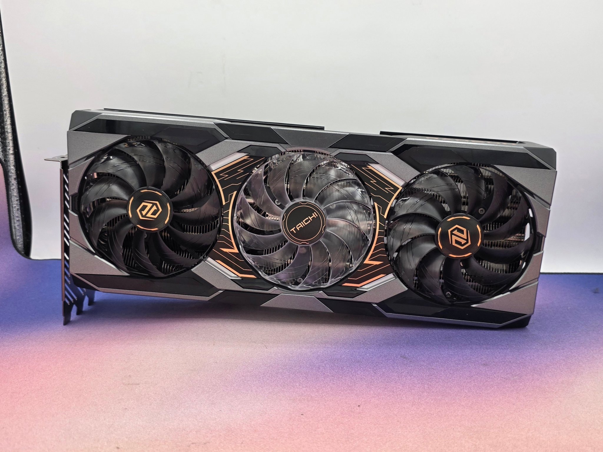 ASRock Taichi OC RX 9070XT