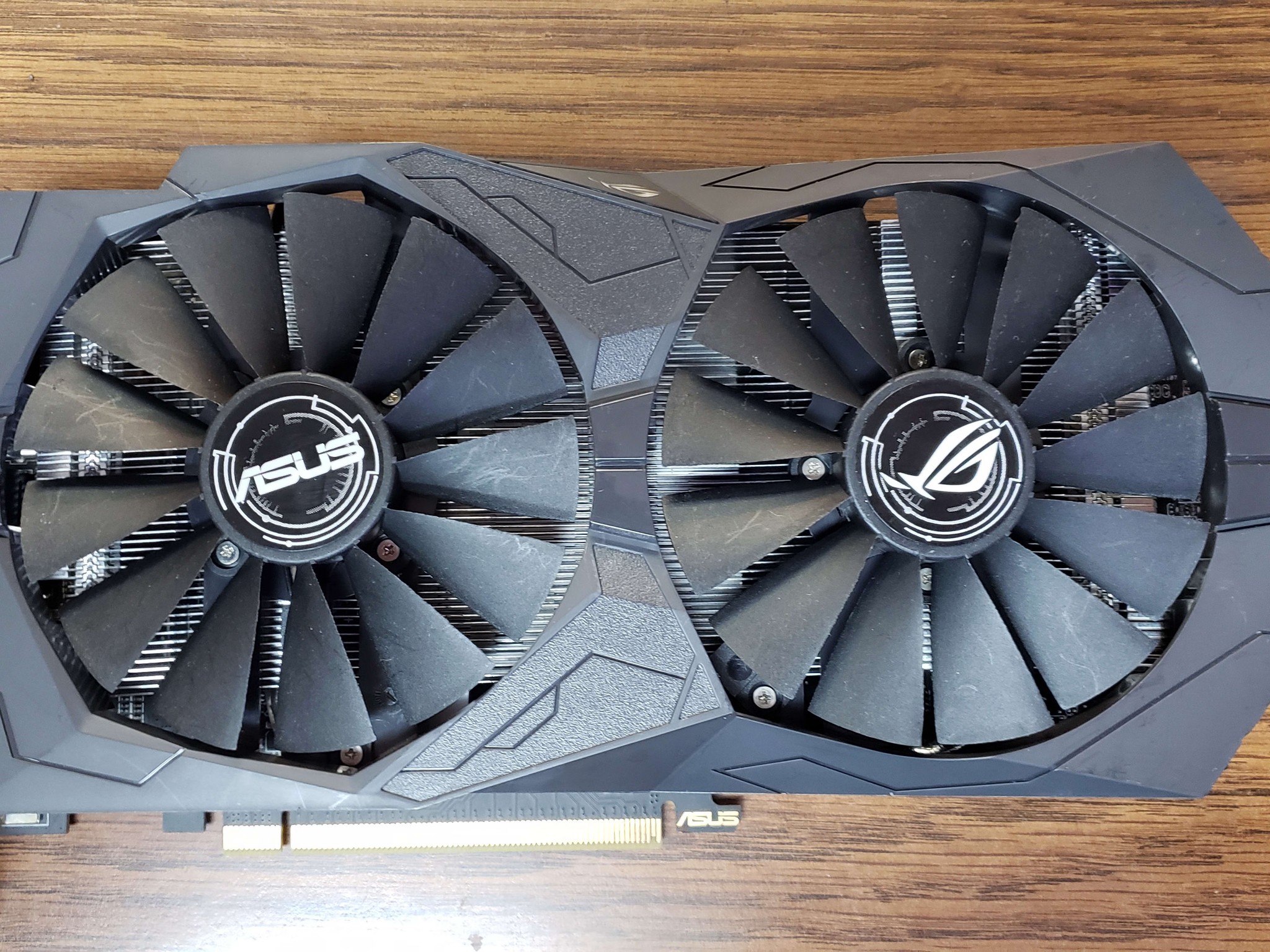 Asus RX 570 Strix graphics card with 4gb memory