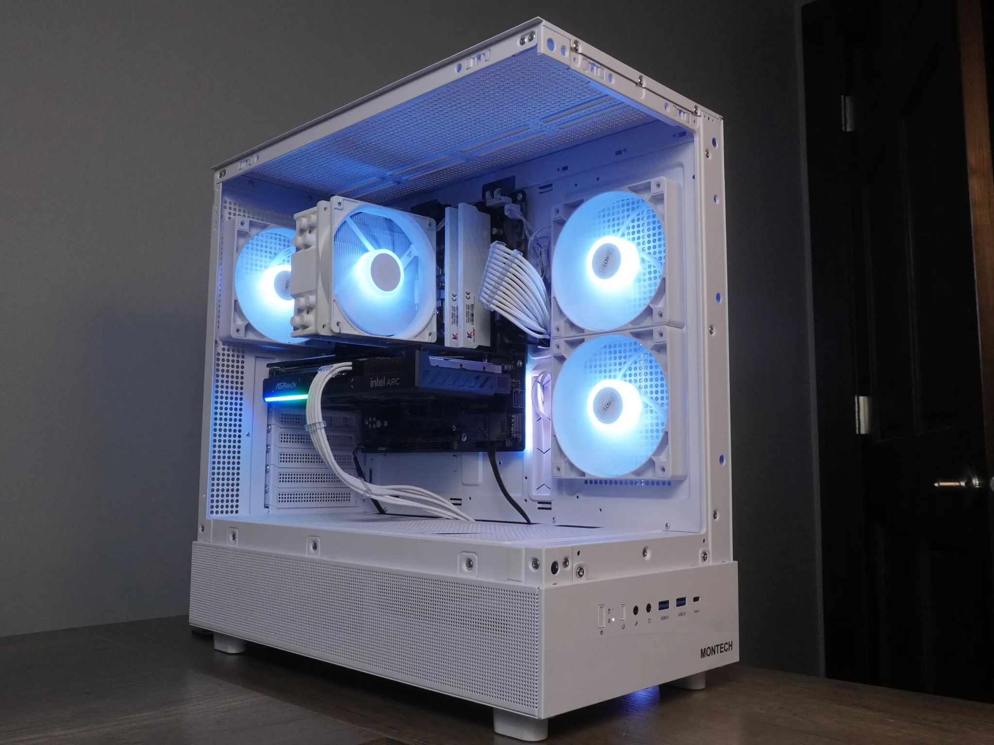 🤍AESTHETIC🤍 INTEL 1440P 💙ARC B570 10GB💙 💙i5 12400f💙 32GB RAM, 1TB NVME, WIFI, WINDOWS ACTIVATED
