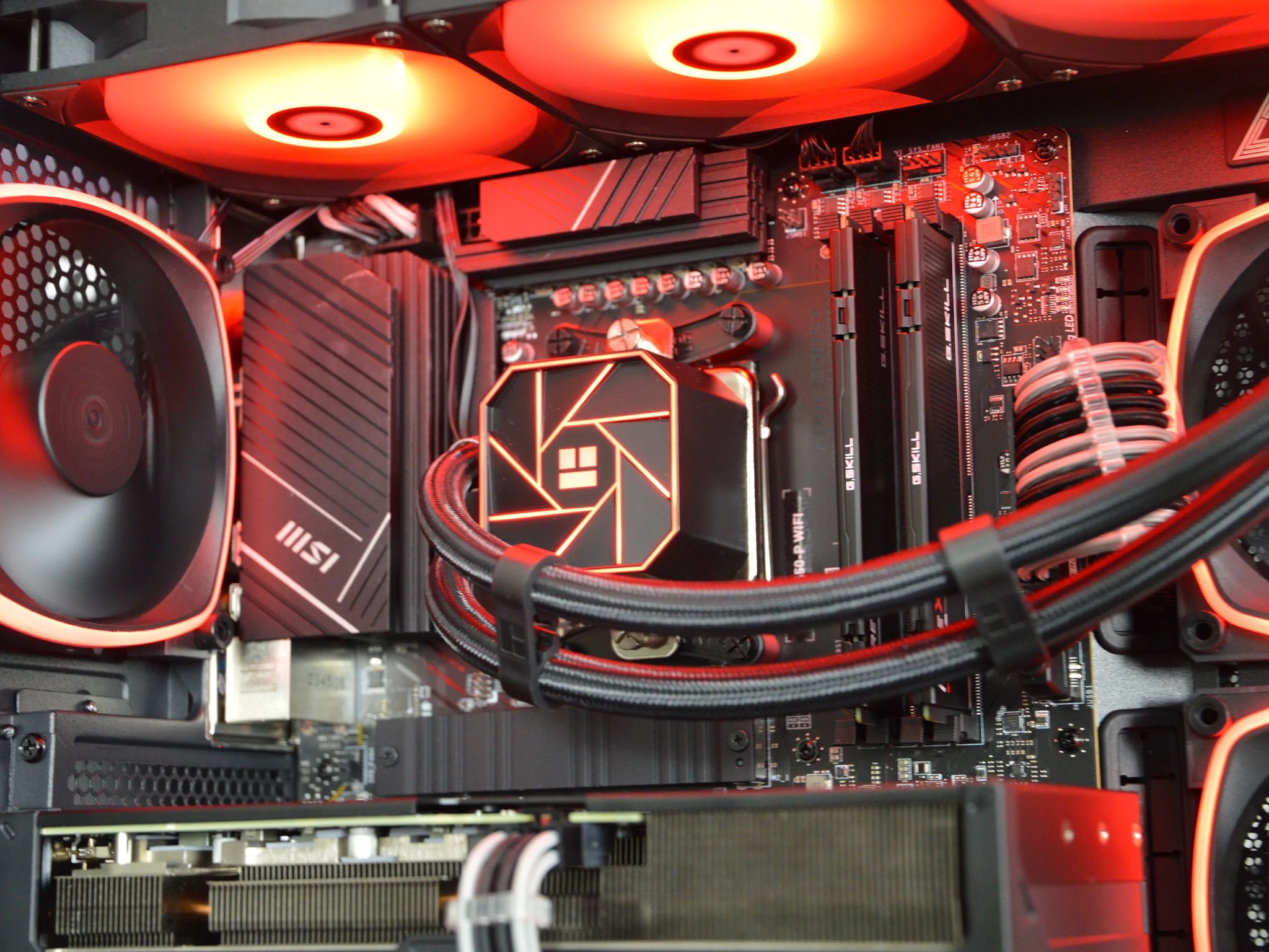 ⚡⚡| RTX 4070 12GB| RYZEN 7 7700X | 32 GB DDR5 RAM | 2TB NVME SSD | Electric Night |